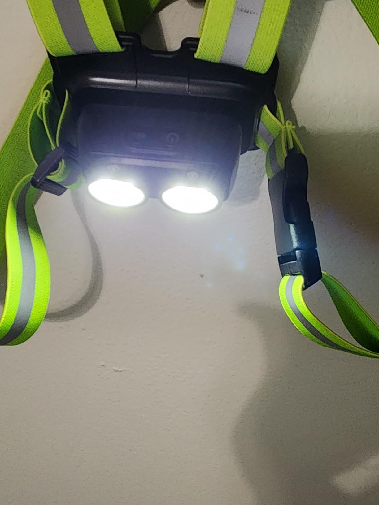 800LM Ultra Bright & 7+2 Modes Running Lights for Runners with Rear Light, 45° Beam & 360° Reflective Vest, IPX4 Waterproof Reflective Running Vest for Night Walking/Jogging, 4-25Hrs Runtime customer photo 2