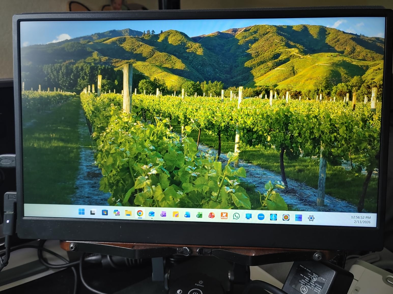 Yodoit Portable Monitor 144Hz 15.6Inch - 1080P Gaming Screen for Laptop IPS Display with USB Type C Port and Speakers with Smart Cover Metal Compatible with PC, MacBook, Xbox (Black) customer photo 2