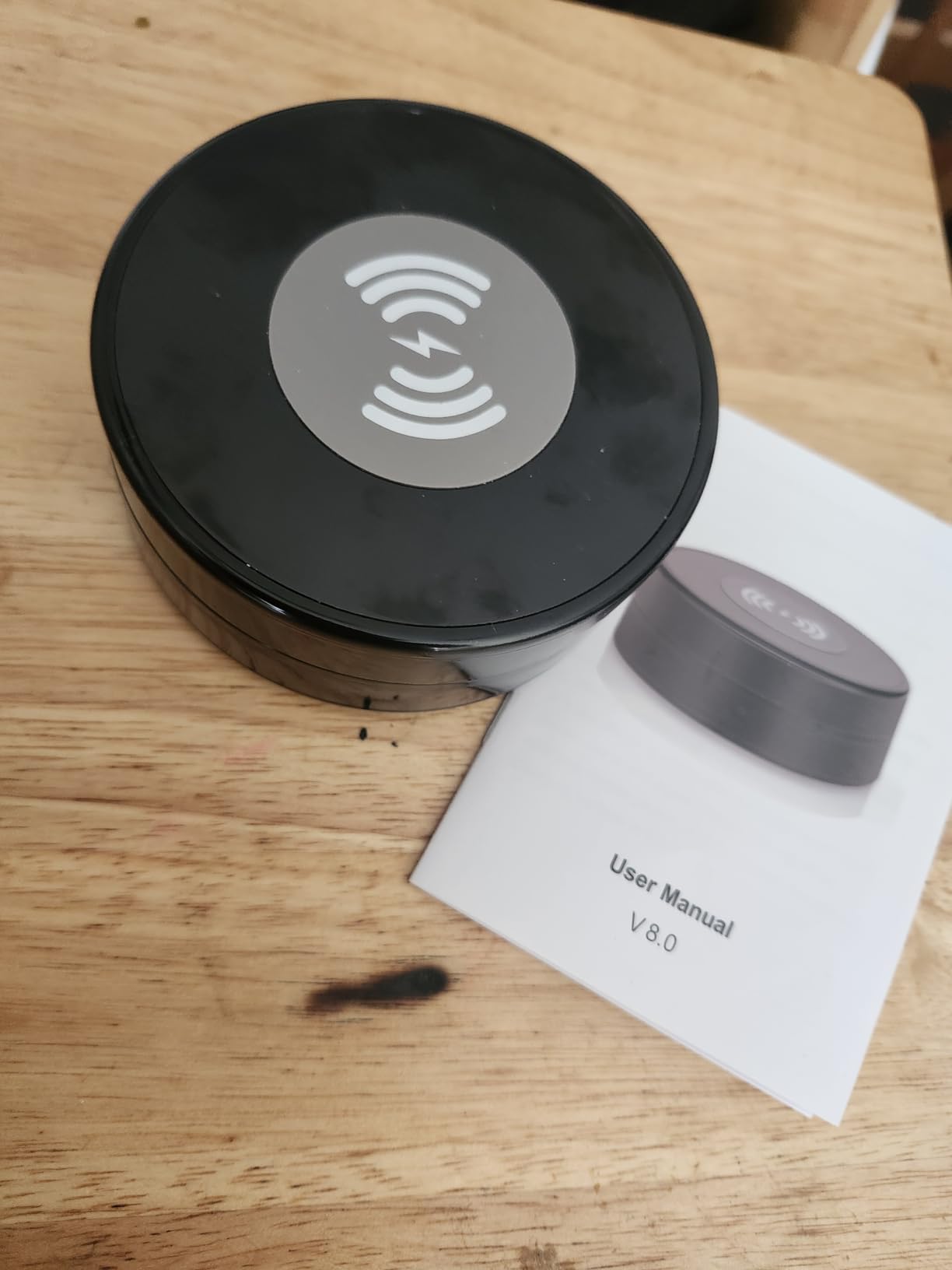 Hidden Camera with Wireless Charger - 1080P HD Spy Camera, 160° Wide-Angle Lens, Motion Detection, Suitable for Home Security Monitoring of Babies/Pets/Nanny(2.4/5G) customer photo 1