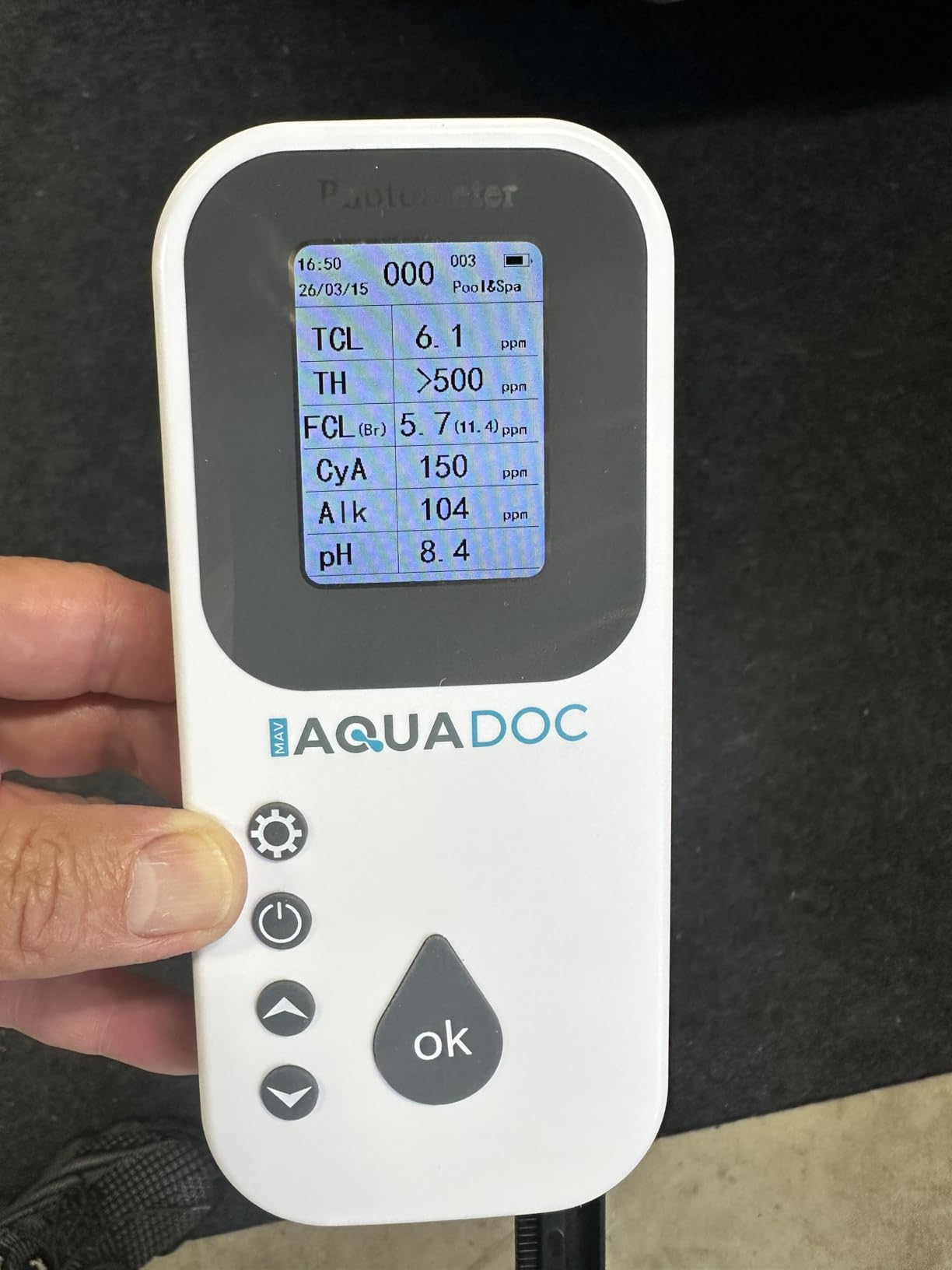 Eagle Ray Digital Pool Water Test Kit by AquaDoc with Digital Water Tester and 30 Pool Test Strips for Chlorine, Bromine, Total Hardness, Cyanuric Acid, Alkalinity, and pH customer photo 1