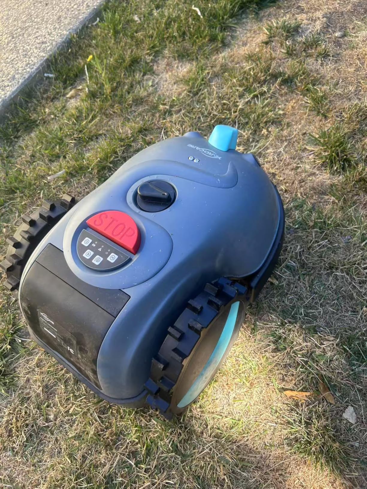 2026 M800Plus GPS+3D Vision Cordless Robot Lawn Mower with Bow-Shaped Path Mowing, APP Control, Robotic Lawnmower with Obstacle Avoidance, Auto-Charging for Lawns up to 8611 sq.ft (Charcoal Grey) customer photo 1