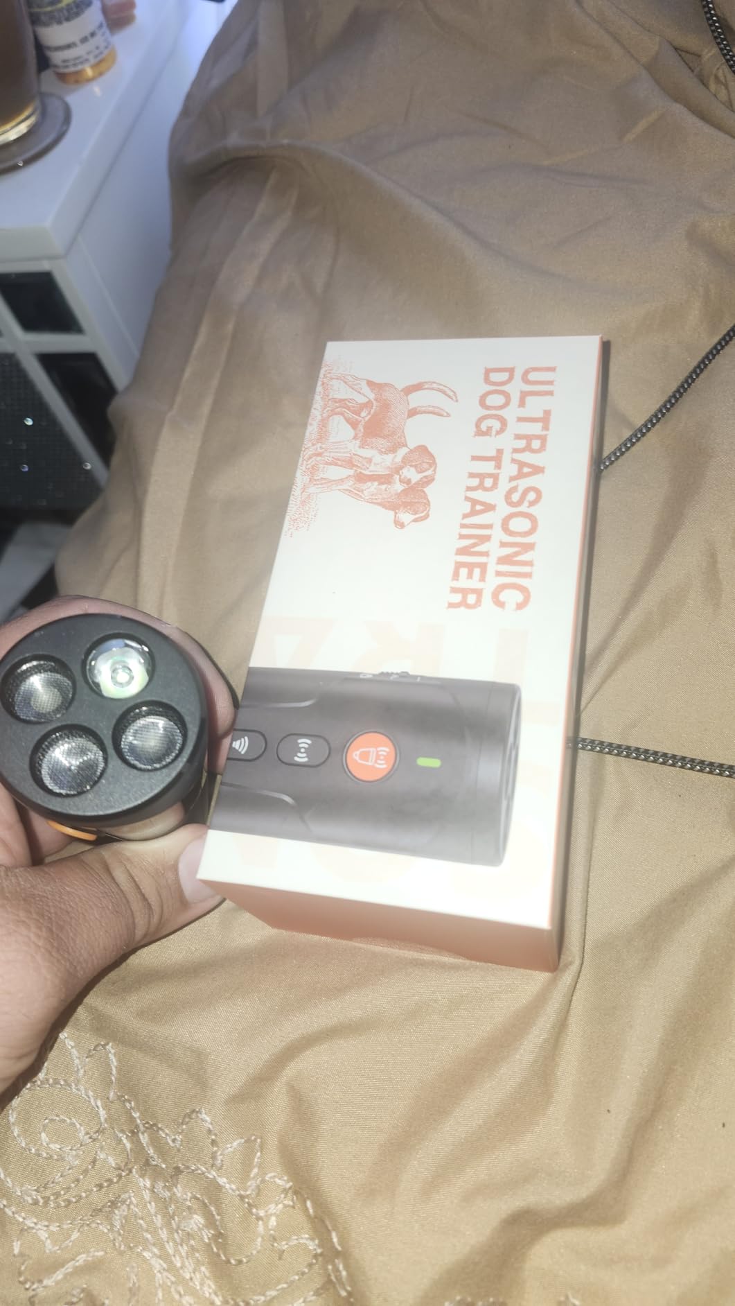 URCHIN Dog Bark Deterrent Device, 3X Ultrasonic Anti Barking Device 6 Modes Dog Trainer Rechargeable & Portable Safe Bark Control Indoor Outdoor for All Dogs with LED Flashlight - Black customer photo 2