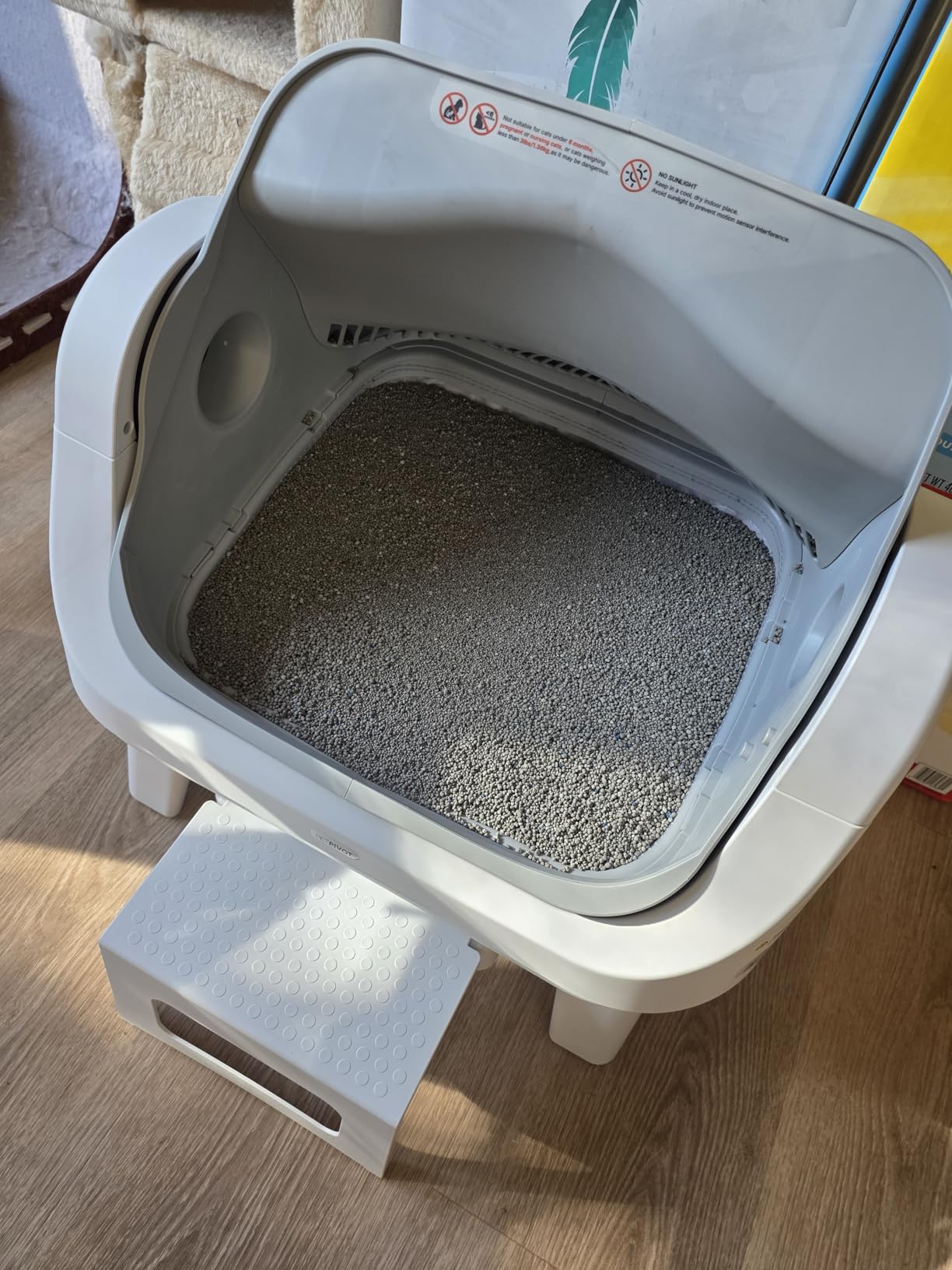 PetPivot Open Top Self Cleaning Cat Litter Box, Automatic Litter Box with 7 Pairs of Safety Sensors, Anti-Pinch Protection and Easy Access Step for Senior Cats, White Grey customer photo 2