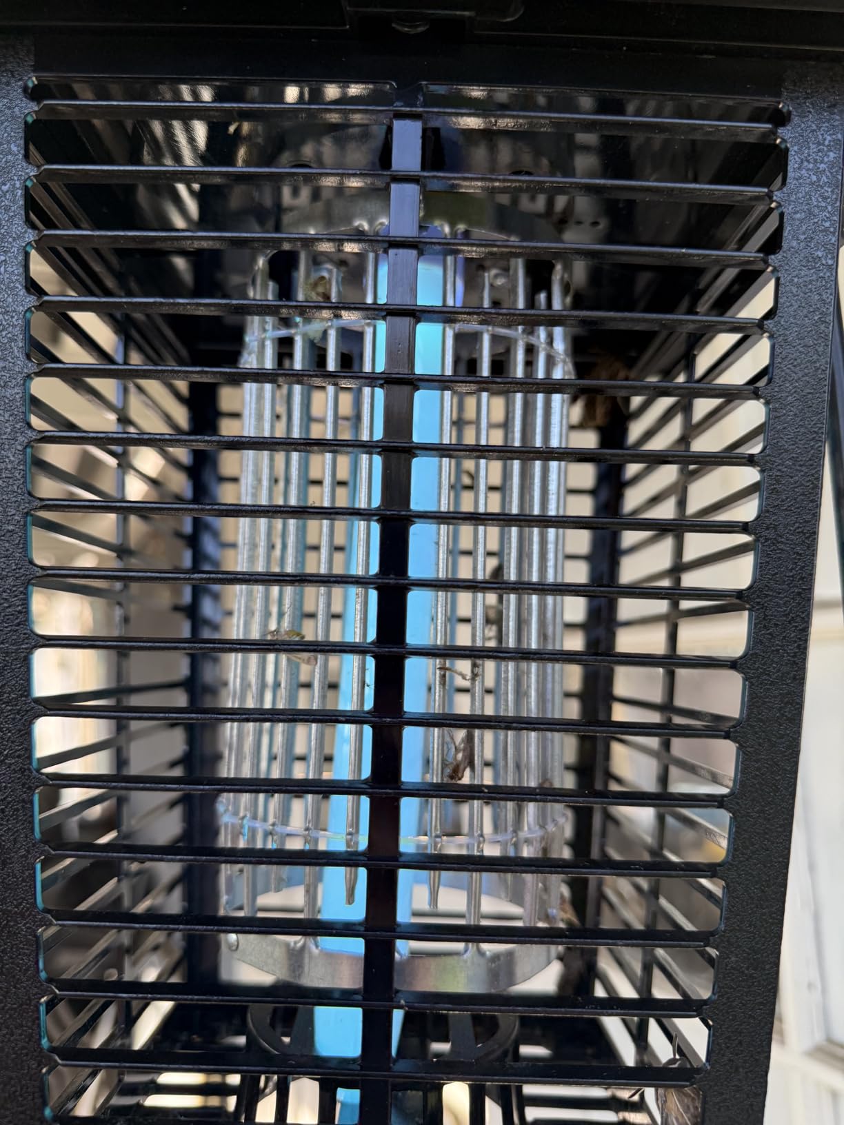 Flowtron Bug Zapper, 1 Acre of Outdoor Coverage with Powerful 40W Bulb & 5600V Instant Killing Grid, Electric Insect, Fly & Mosquito Zapper, Made in The USA customer photo 1