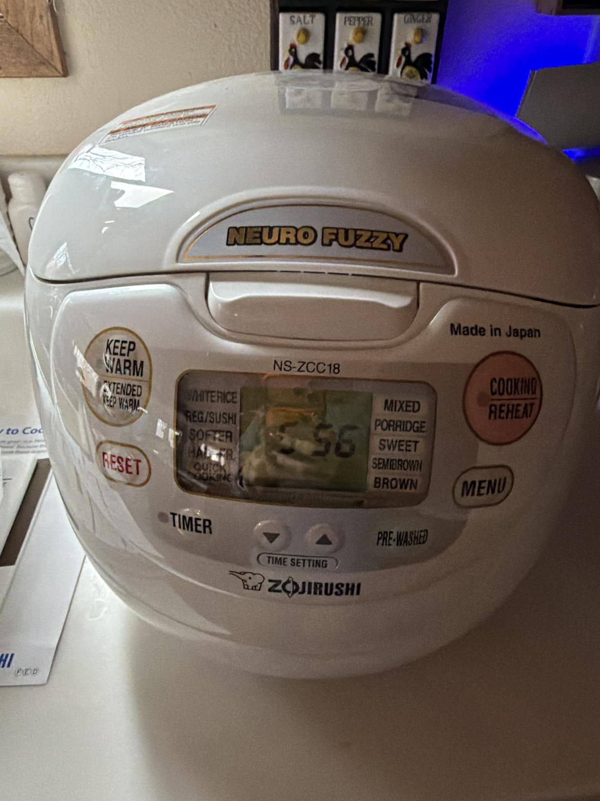 Zojirushi NS-ZCC10 5-1/2-Cup Neuro Fuzzy Rice Cooker and Warmer, Premium White customer photo 2