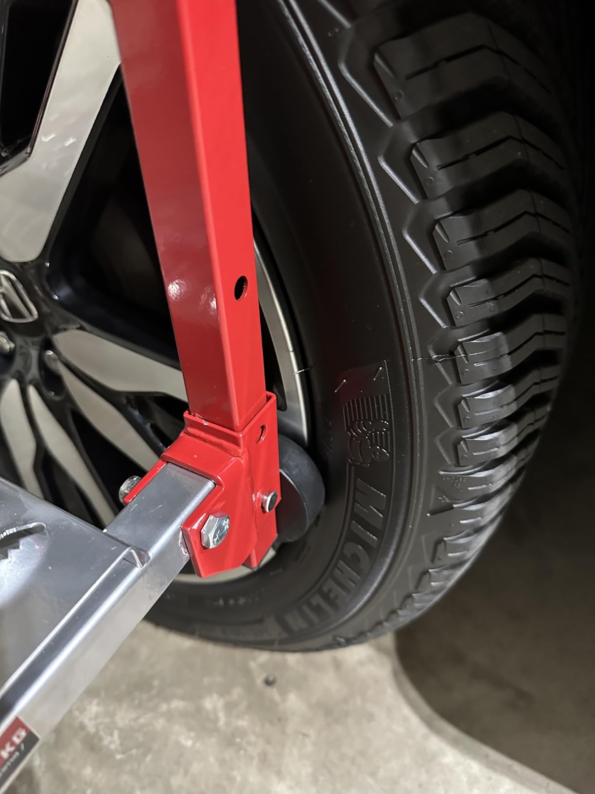 Powerbuilt Tire Step for Truck, SUV, Semi, Heavy Duty 300 lb. Capacity, Non-Slip 'Cheese Grater' Steel Surface, Adjusts to Fit Any Diameter Tire Up to 13 in. Wide, Folds Flat for Storage - 647596EC customer photo 2