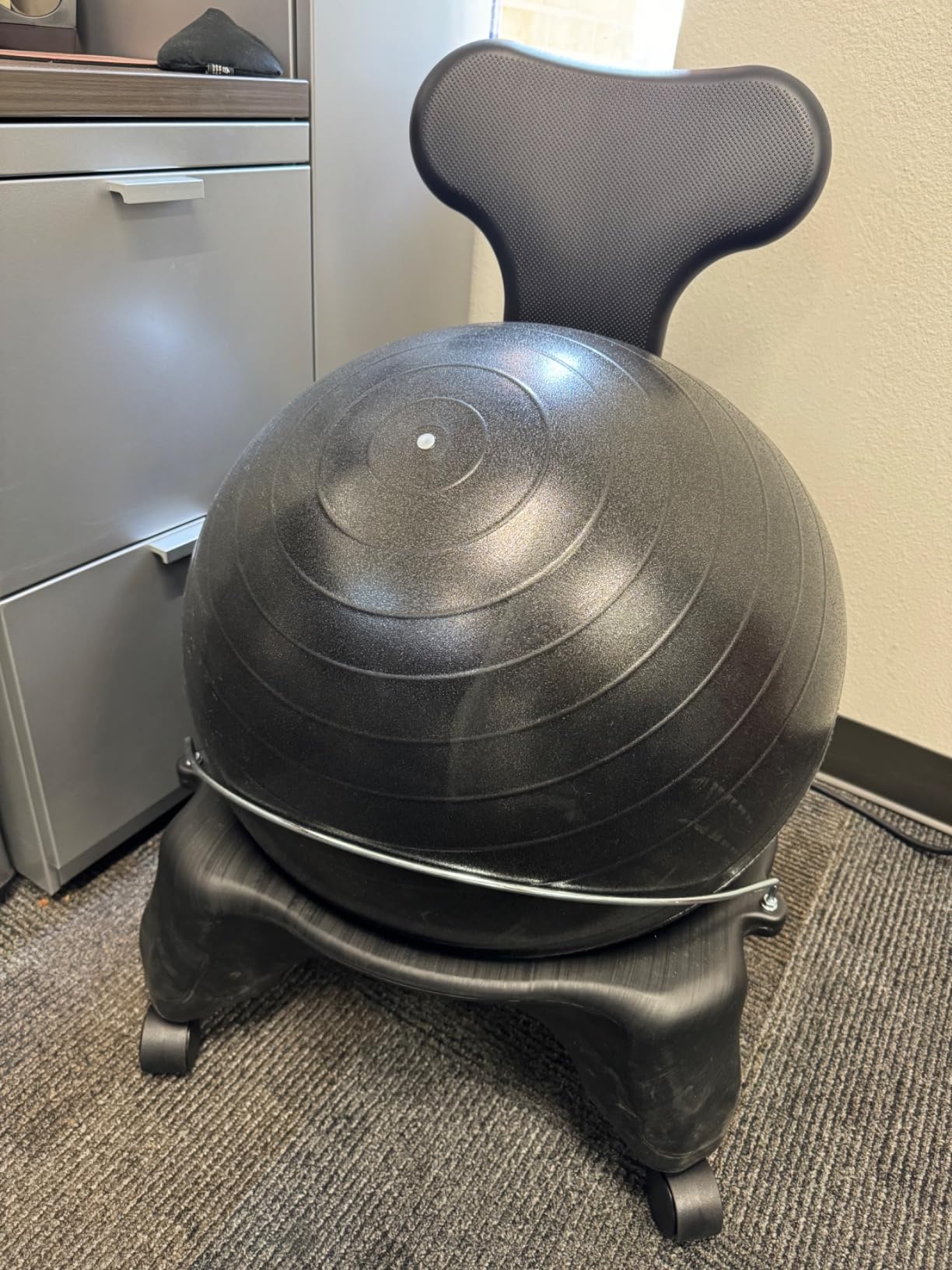 Gaiam 610-6002RTL Balance Ball Chair - Classic Yoga Ball Chair with 52cm Stability Ball, Pump & Exercise Guide for Home or Office, Black customer photo 2