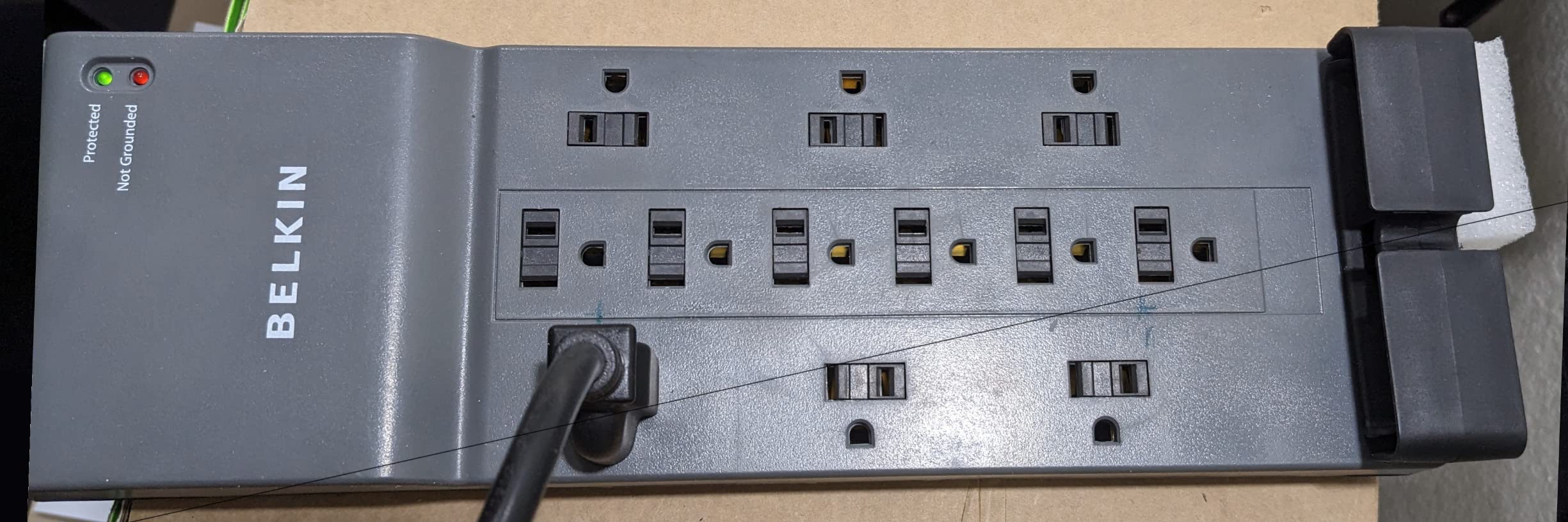 Eaton Tripp Lite Series INTERNET550U Small UPS Battery Backup & Surge Protector, 550VA / 300W, 10 Outlets, 3-Year Warranty & $100,000 Insurance customer photo 2