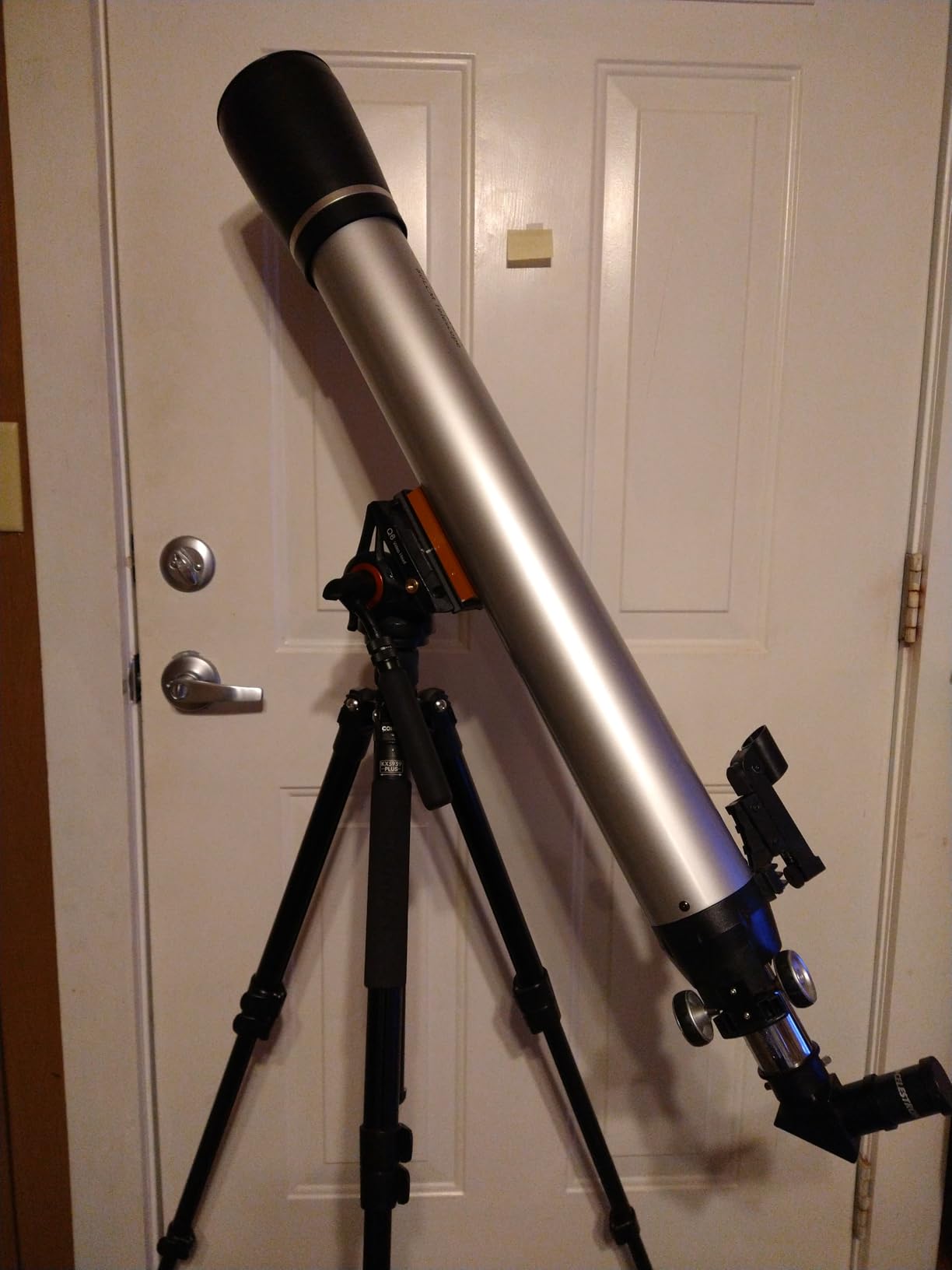 Celestron NexStar 4SE Computerized Telescope - 4-Inch Maksutov-Cassegrain Optical Tube - Fully Automated GoTo Mount with SkyAlign customer photo 1