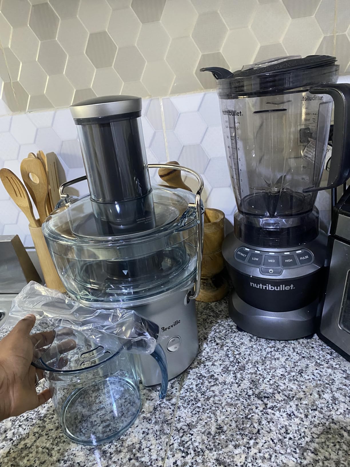 Breville BJE200XL Juice Fountain Compact Centrifugal Machine, 25 fl oz, Silver customer photo 1