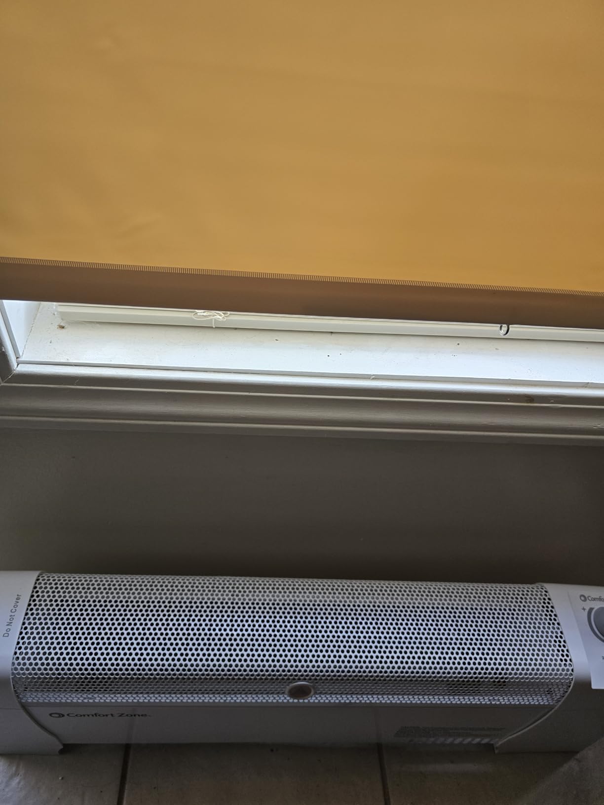 Comfort Zone 1500W Convection Baseboard Heater with Built-In Thermostat, Overheat & Tip-Over Protection, Dent-Proof Ends, Plug-In Portable, Ideal for Home, Bedroom & Office, White customer photo 1