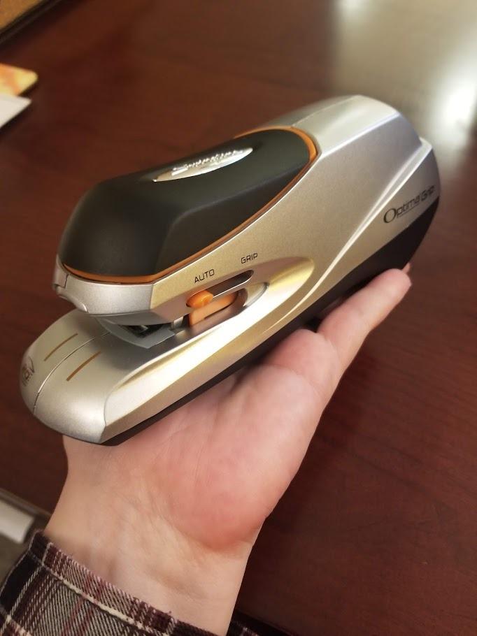 Swingline Electric Stapler Value Pack, 50 Sheet Capacity, includes Optima 50 Stapler, 5000 Staples and Staple Remover (48209) customer photo 2