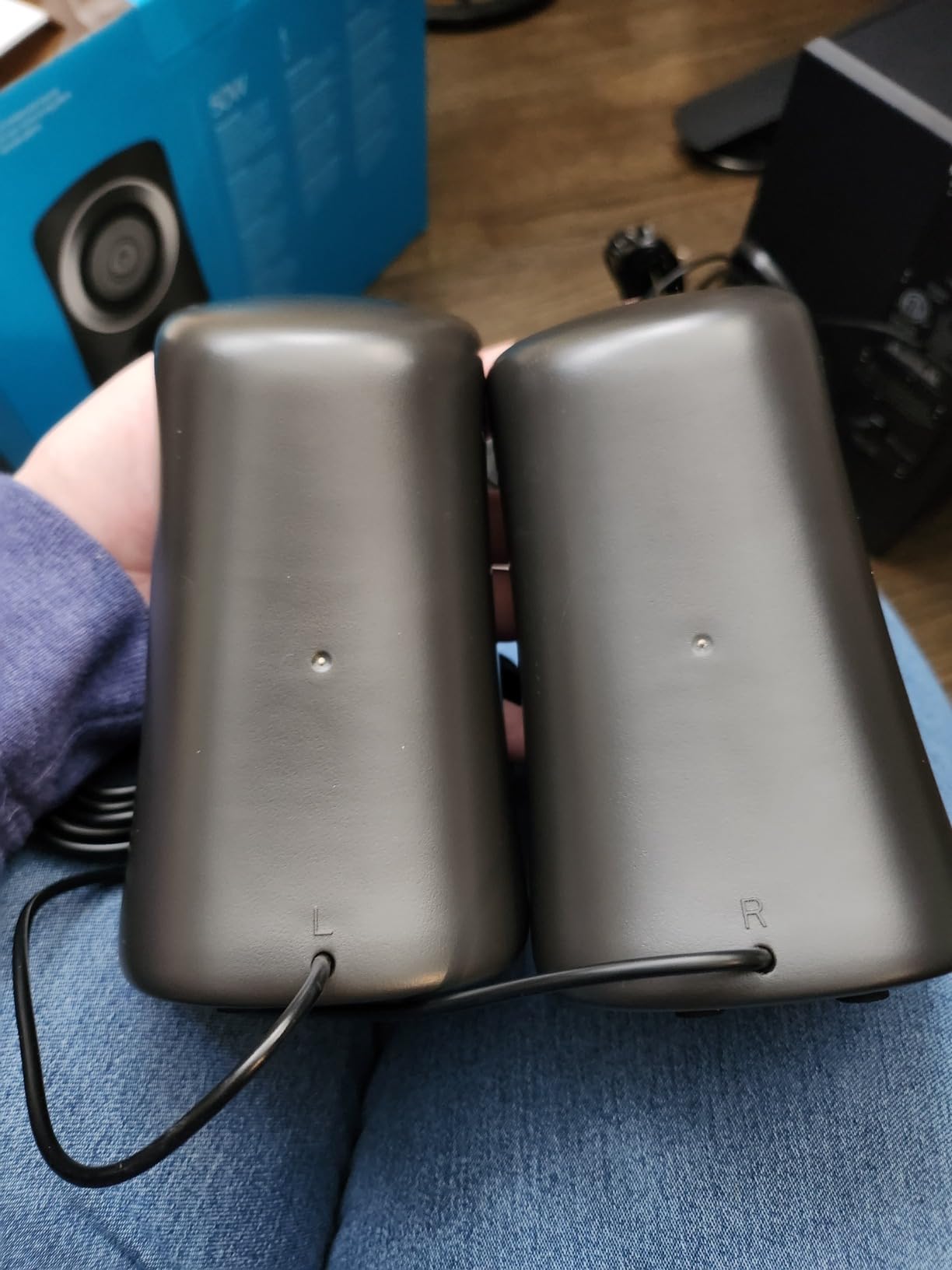 Logitech Z313 2.1 Multimedia Speaker System with Subwoofer, Full Range Audio, 50 Watts Peak Power, Strong Bass, 3.5mm Audio Inputs, PC/PS4/Xbox/TV/Smartphone/Tablet/Music Player - Black customer photo 2