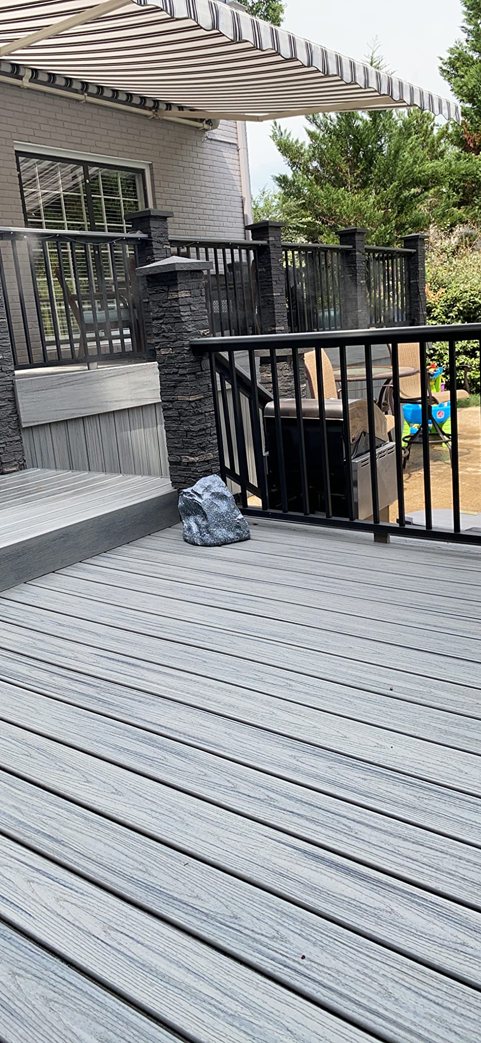 Theater Solutions 2R8G Outdoor Granite 8