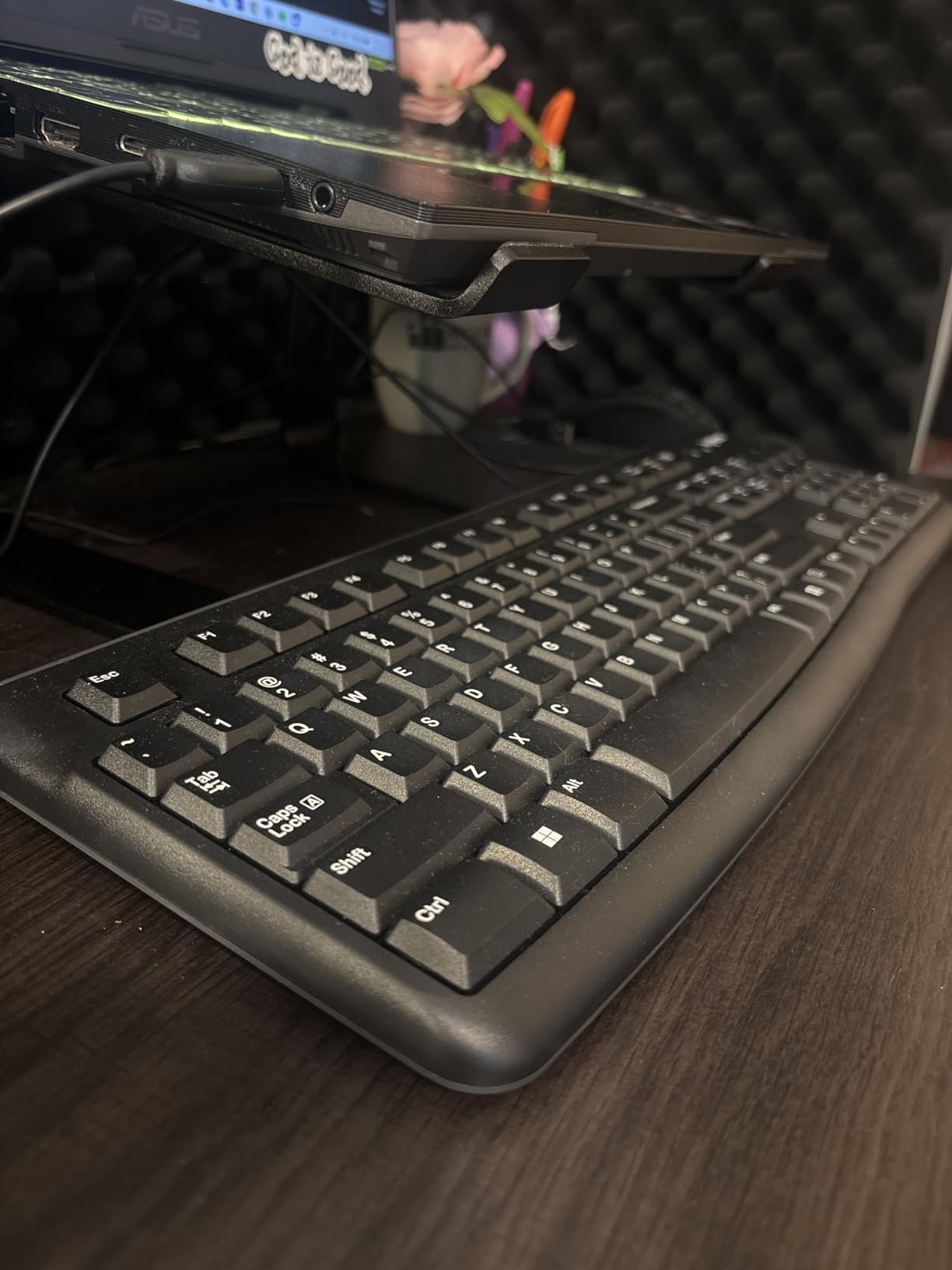 Logitech K120 Wired Keyboard for Windows, USB Plug-and-Play, Full-Size, Spill-Resistant, Curved Space Bar, Compatible with PC, Laptop - Black customer photo 1