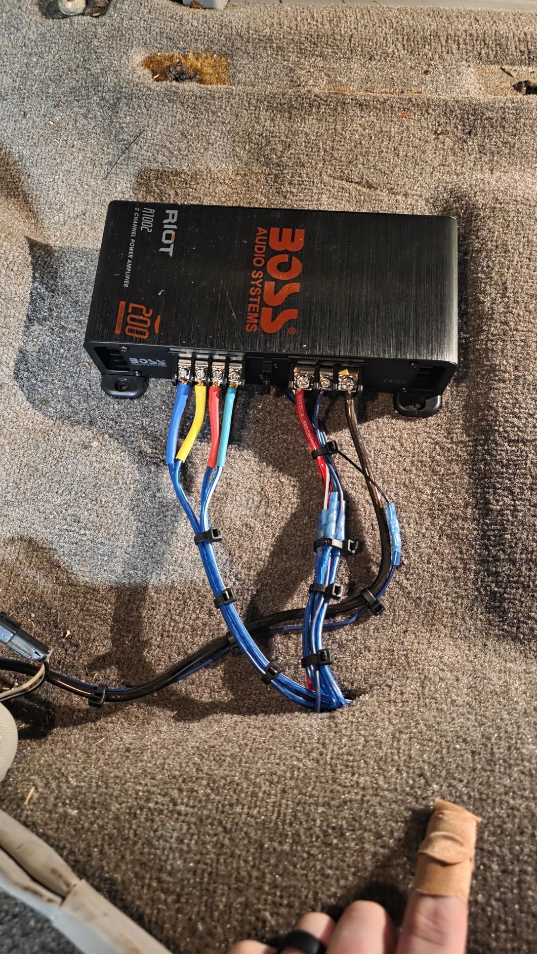 BOSS Audio Systems R1002 2 Channel Car Amplifier - 200 High Output, 2-8 Ohm Stable, Low/High Level Inputs, Full Range, Bridgeable, Bass for Subwoofer customer photo 1