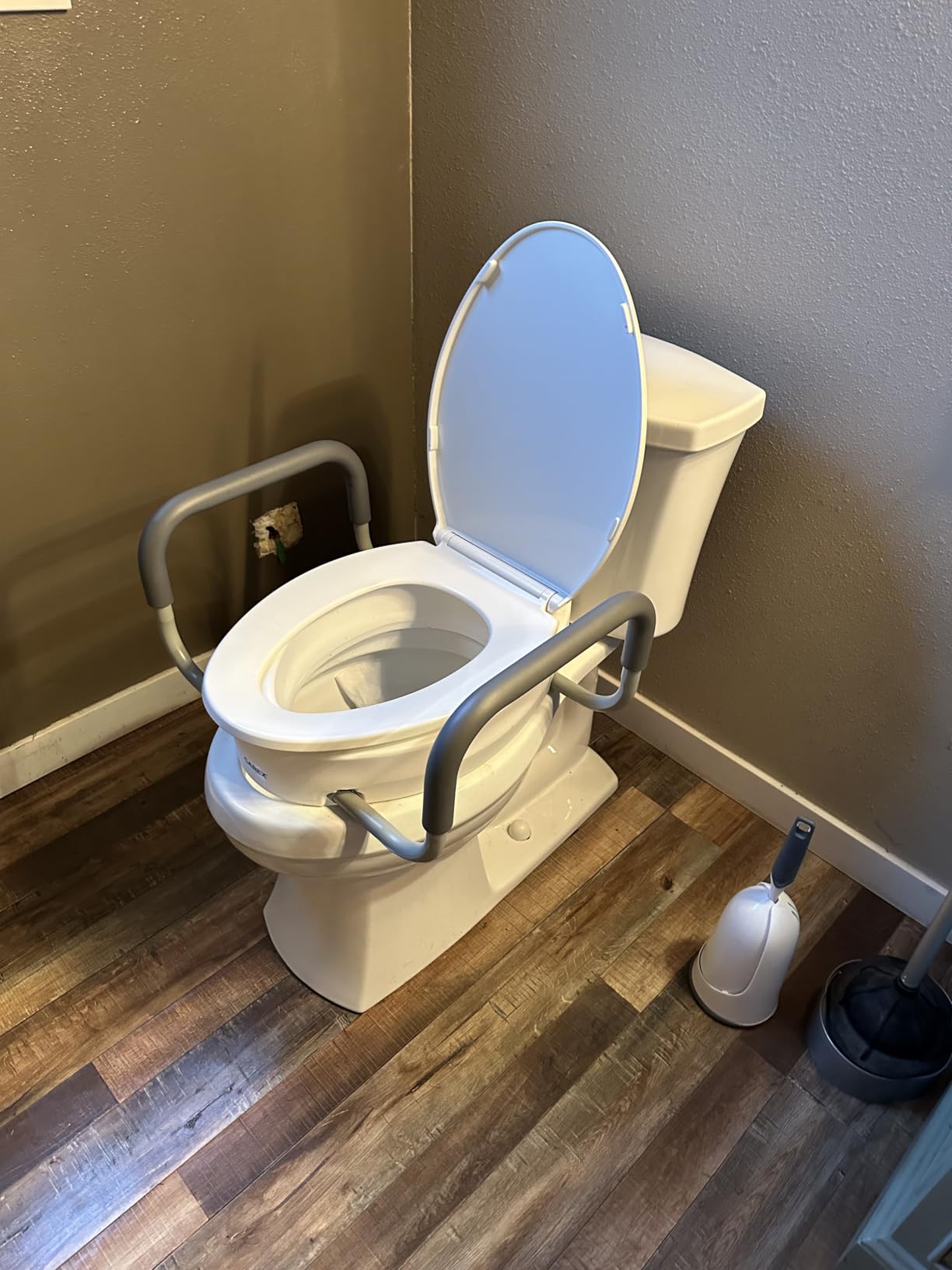 Carex 3.5 Inch Raised Toilet Seat with Arms, Elongated Toilet Seat Riser, Up to 250 lbs Capacity, Elevating & Raising Seat for Elderly & Handicap, Universal, Slip-Resistant with Padded Handles, White customer photo 2