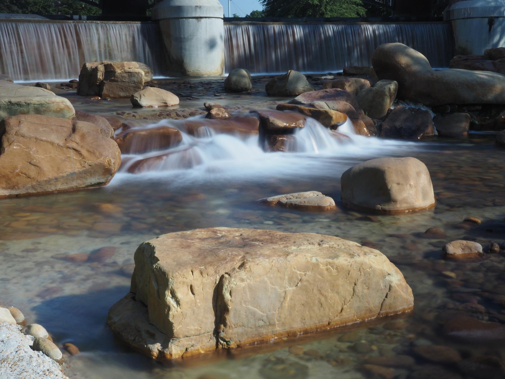 Tiffen 82VND 82mm Variable Neutral Density Camera Filter|2 to 8-Stop|Light Control|Film and Digital/Video/Photography customer photo 2