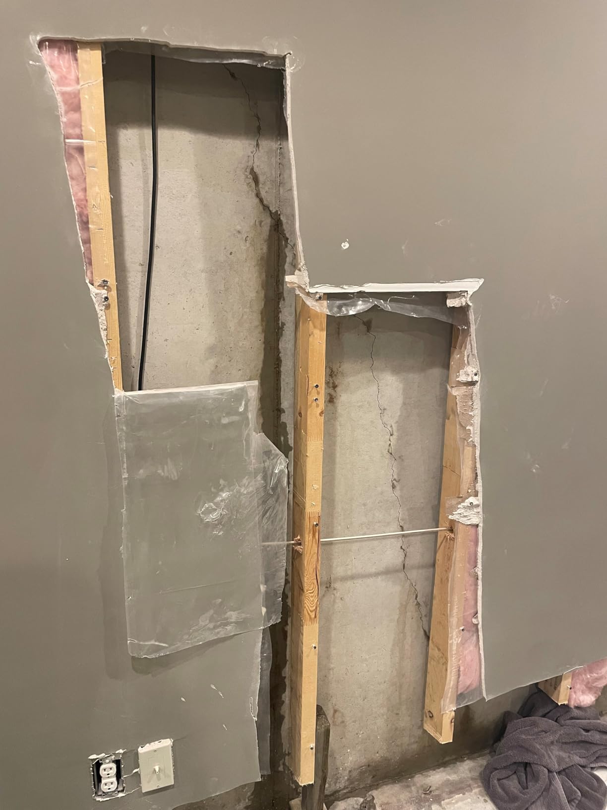 RadonSeal Complete DIY Foundation Crack Repair Kit - 10 Ft - Low-Viscosity Urethane Injection Sealant for Crawl Spaces & Concrete Basement Walls, Stops Water Leaks, Drill-Free Filler customer photo 2