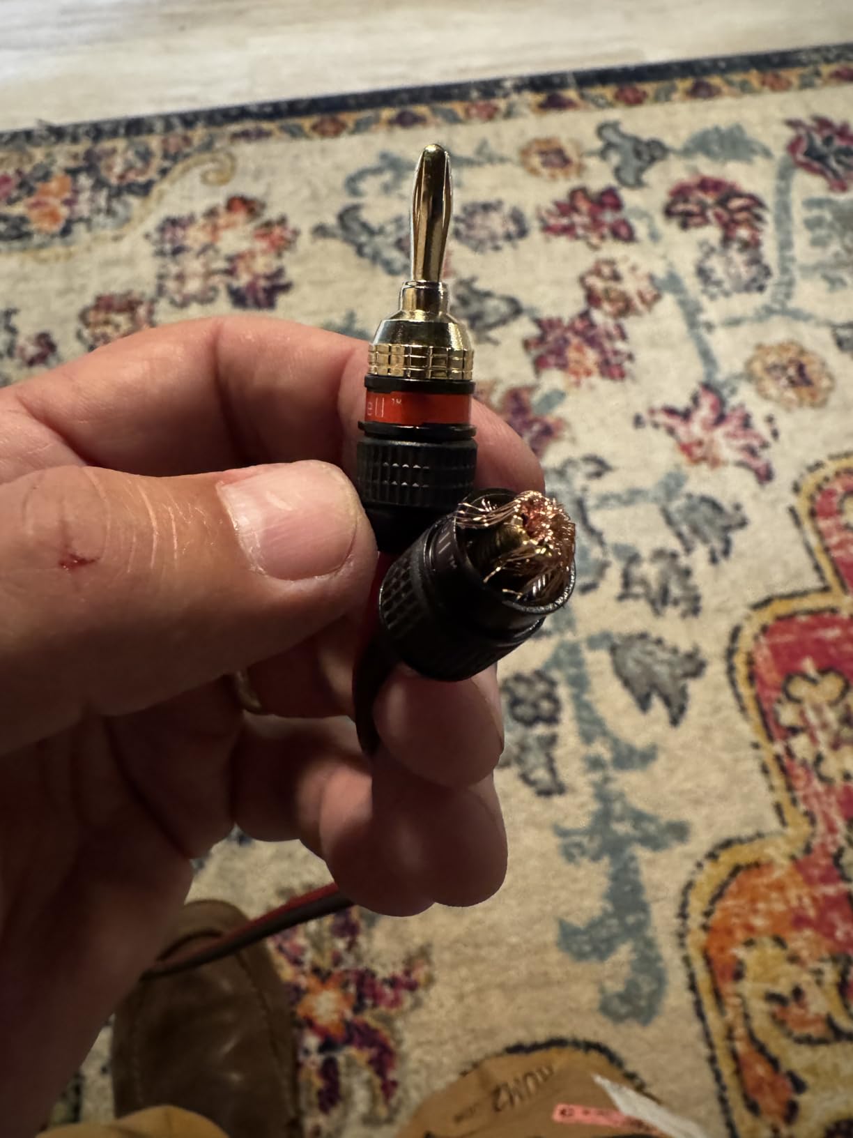 Deadbolt Banana Plugs 6-Pairs by Sewell, Gold Plated Speaker Plugs, Quick Connect, SW-29863-6 customer photo 1