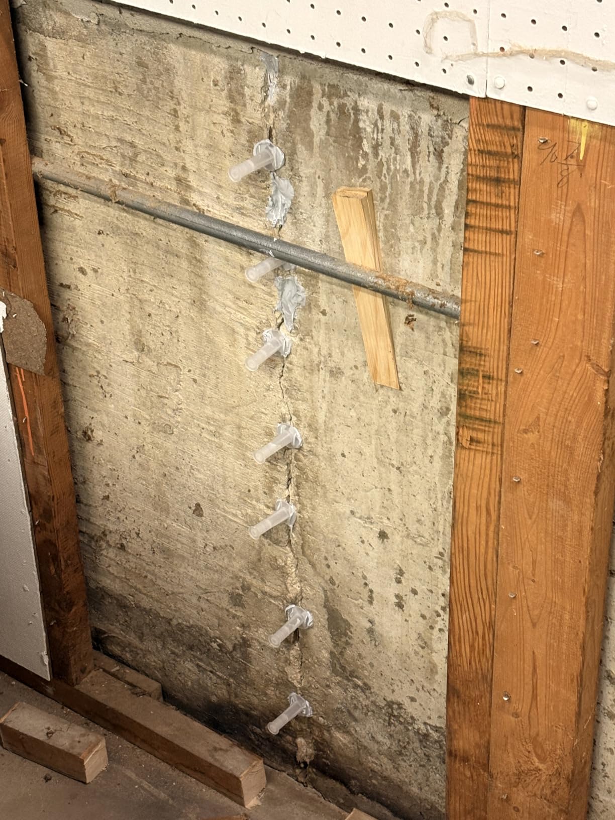 10' Fast Set Concrete Foundation Crack Repair Kit-Hydra Stop 300 Injection System, Polyurethane Concrete Crack Repair, Basement Wall Leak Sealant & Foundation Concrete Filler, Tough Waterproof Seal customer photo 1