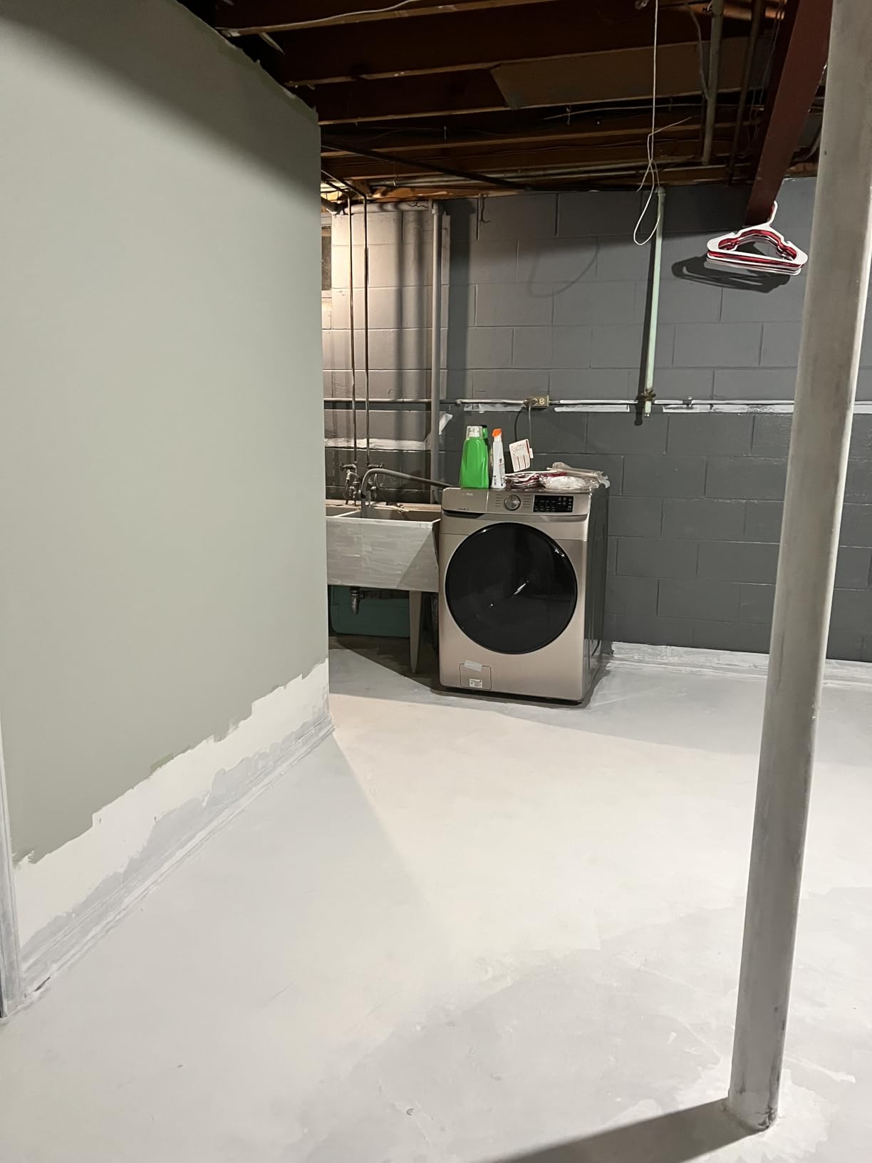 KILZ Basement and Masonry Waterproofing Paint, Interior/Exterior, White, 1 Gallon customer photo 1