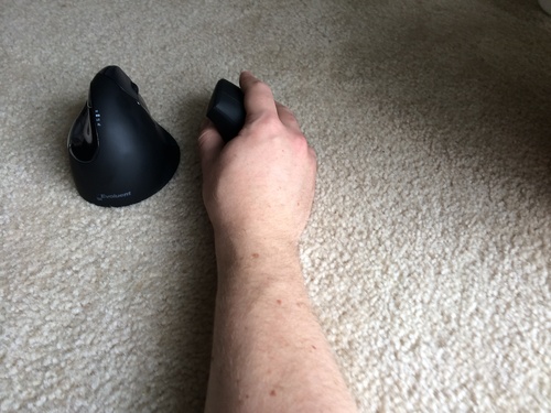 Anker 2.4G Wireless Vertical Ergonomic Optical Mouse for Work, Multi-Device Connectivity, 800/1200 /1600 DPI, 5 Buttons for Laptop, Desktop, PC - Black customer photo 2