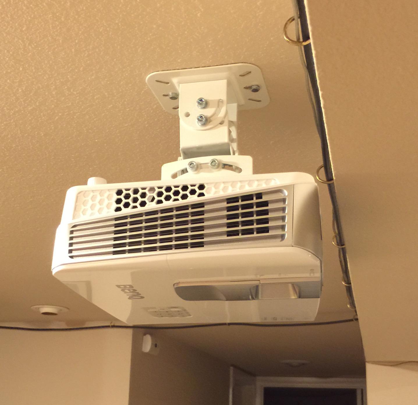QualGear PRB-717-Wht Ceiling Mount Projector Accessory customer photo 2