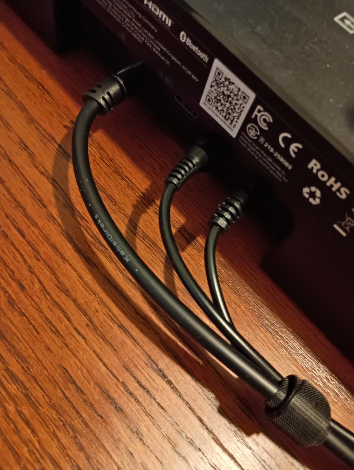 KabelDirekt TOSLINK - Optical Audio Cable - 6ft - Fiber Optic Cord, S/PDIF Digital Audio Optical Cable for Soundbar, Stereo Systems, Home Cinema, Xbox One/PS4 - Designed in Germany customer photo 1