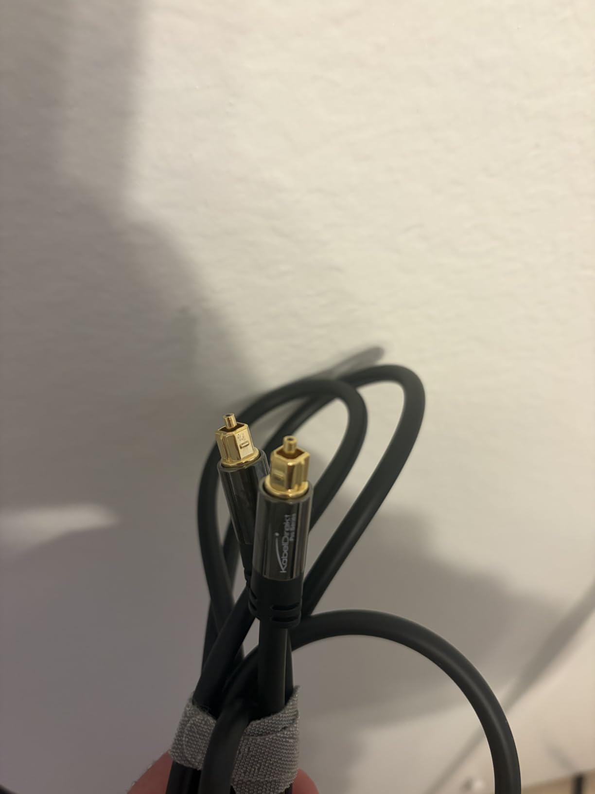 KabelDirekt TOSLINK - Optical Audio Cable - 6ft - Fiber Optic Cord, S/PDIF Digital Audio Optical Cable for Soundbar, Stereo Systems, Home Cinema, Xbox One/PS4 - Designed in Germany customer photo 2