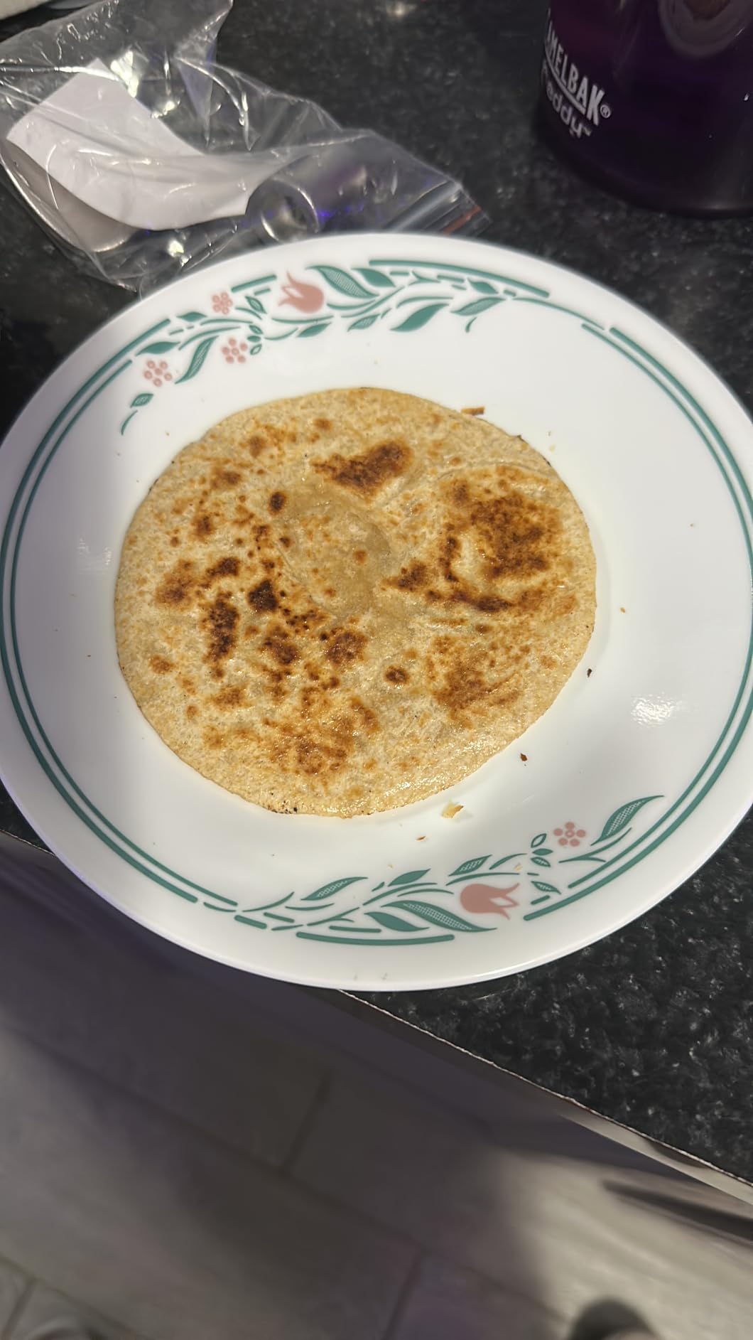 Victoria 8 Inches Cast Iron Tortilla Press, Roti Maker and Tortilladora, Pataconera Seasoned with Flaxseed Oil, Made in Colombia, Traditional Style, Black customer photo 1