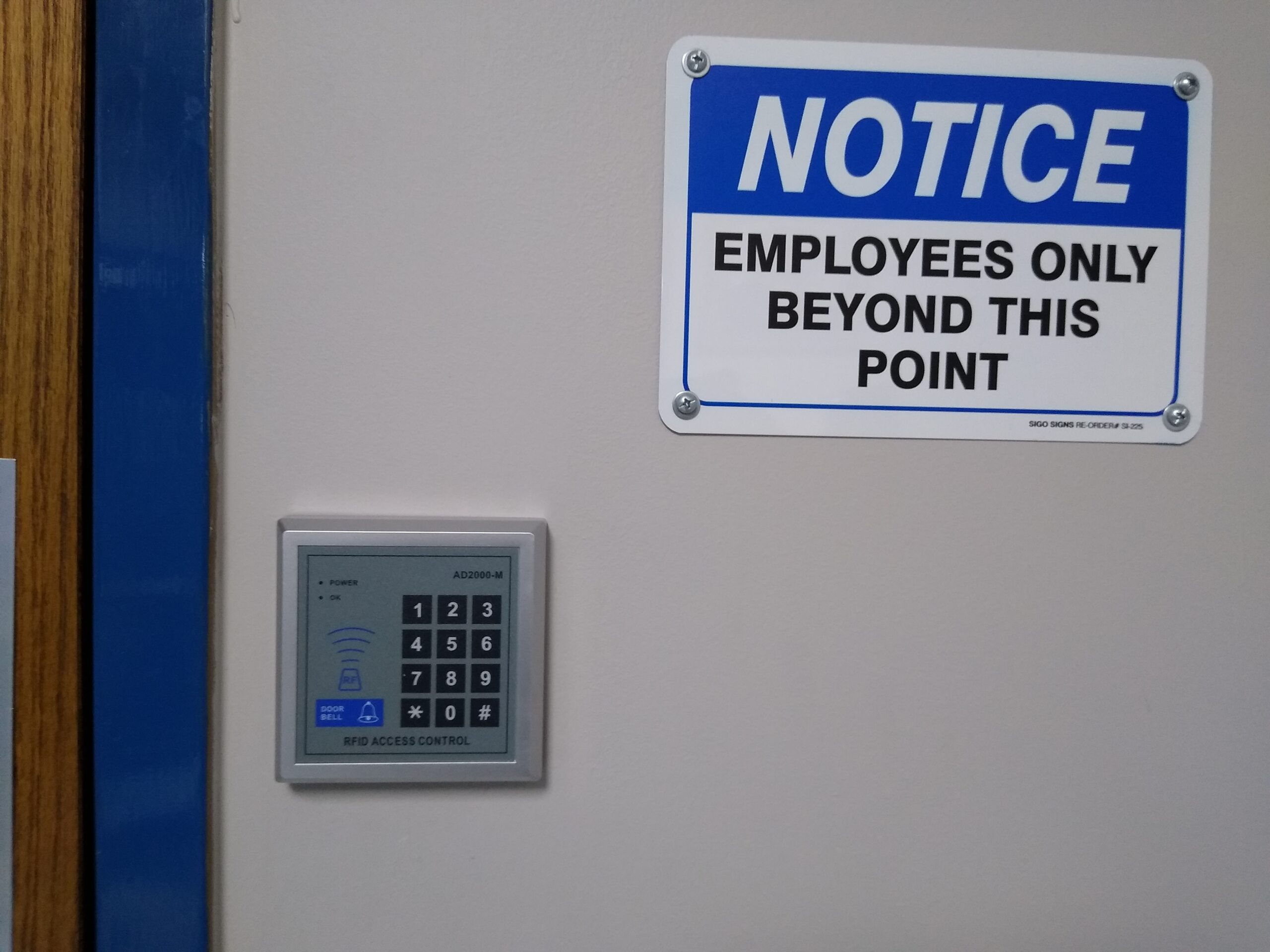 AGPTEK RFID Door Access Control System Kit, Home Security System with 280kg 620LB Electric Magnetic Lock 110-240V AC to 12v DC 3A 36w Power Supply Proximity Door Entry keypad 10 Key Fobs EXIT Button customer photo 2