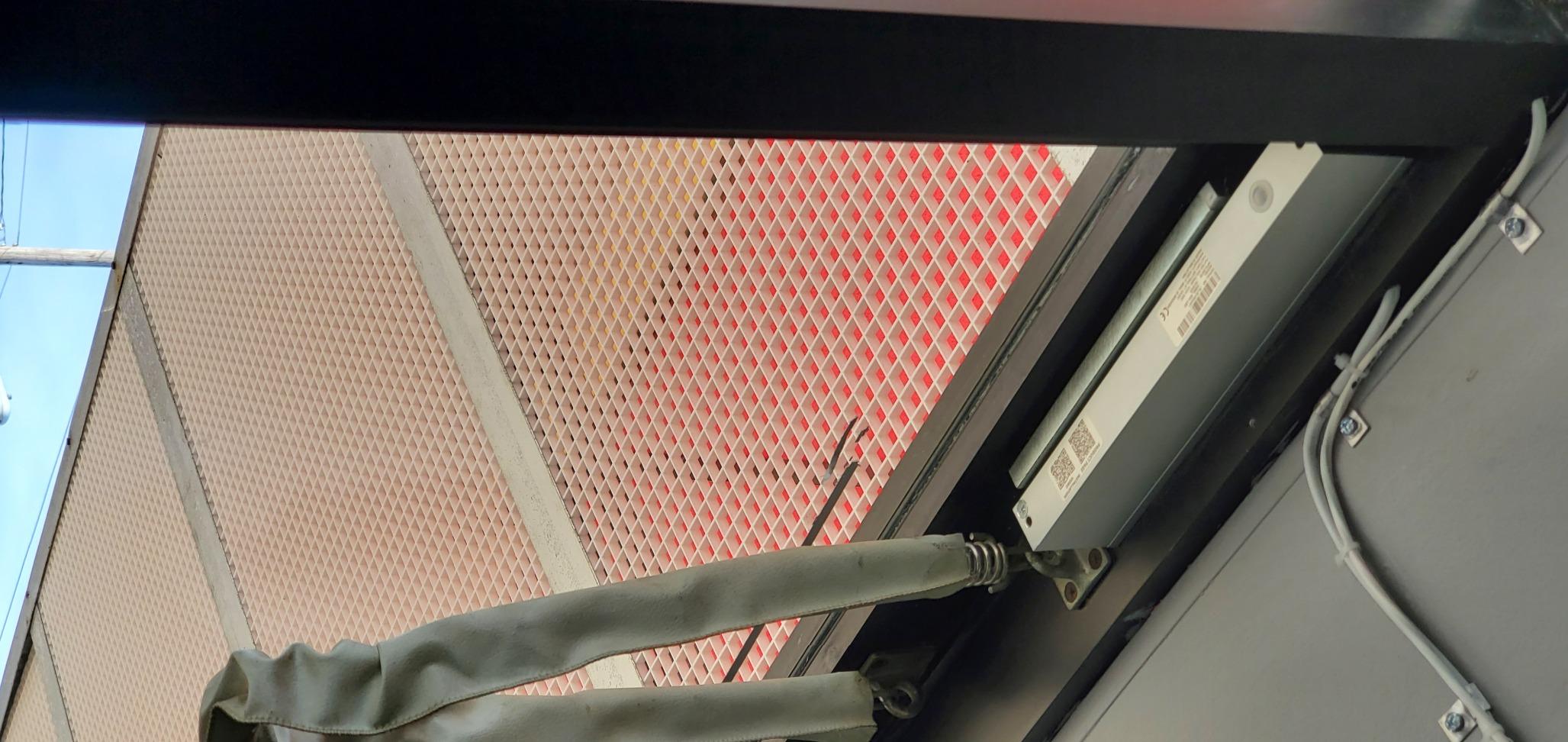 Visionis Indoor 600LBS 280KG Holding Force Outswinging Electromagnetic Door Lock with LED Sensor for Door Access Control System VIS-ML600LED 12V 24V Electric Magnetic Lock customer photo 1