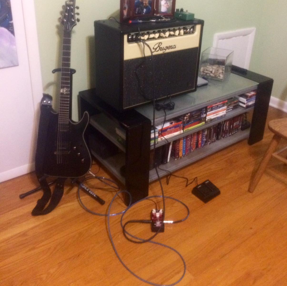 Bugera V22 INFINIUM 22-Watt Vintage 2-Channel Tube Combo with INFINIUM Tube Life Multiplier, Original Turbosound Speaker and Reverb customer photo 1