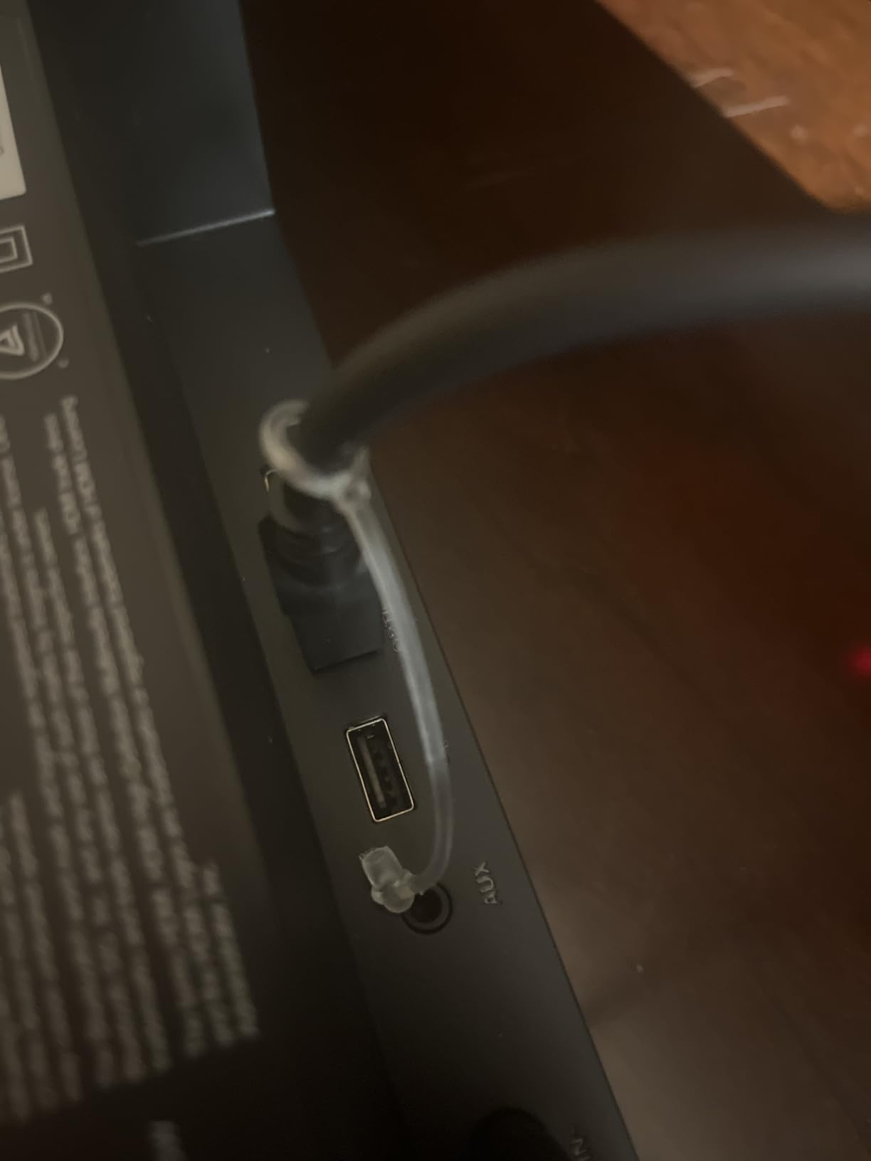 Amazon Basics Toslink Digital Optical Audio Fiber Optic Cable, Multi-Channel, for Sound Bar, Audio System, Home Theatre, Game Console, Blu-Ray Player, Gold-Plated Connectors, 6 Foot, Black customer photo 1