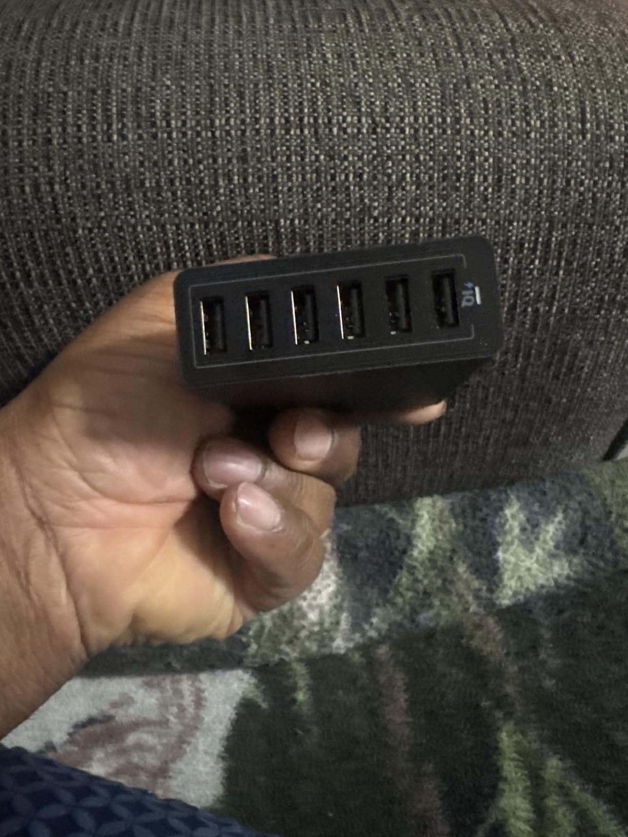 Anker Desktop Charger, 60W 6 Port USB Multiple Charging Hub, PowerPort 6 Multiple USB Charging Hub, Campatible with iPhone, iPad, MacBook, Galaxy, LG, HTC, and More customer photo 1