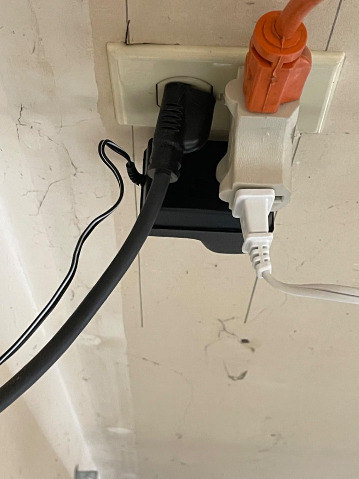 ALEKO LM137 Universal Gate Garage Door Opener Remote Control With Transmitter HomeLink Compatible customer photo 1