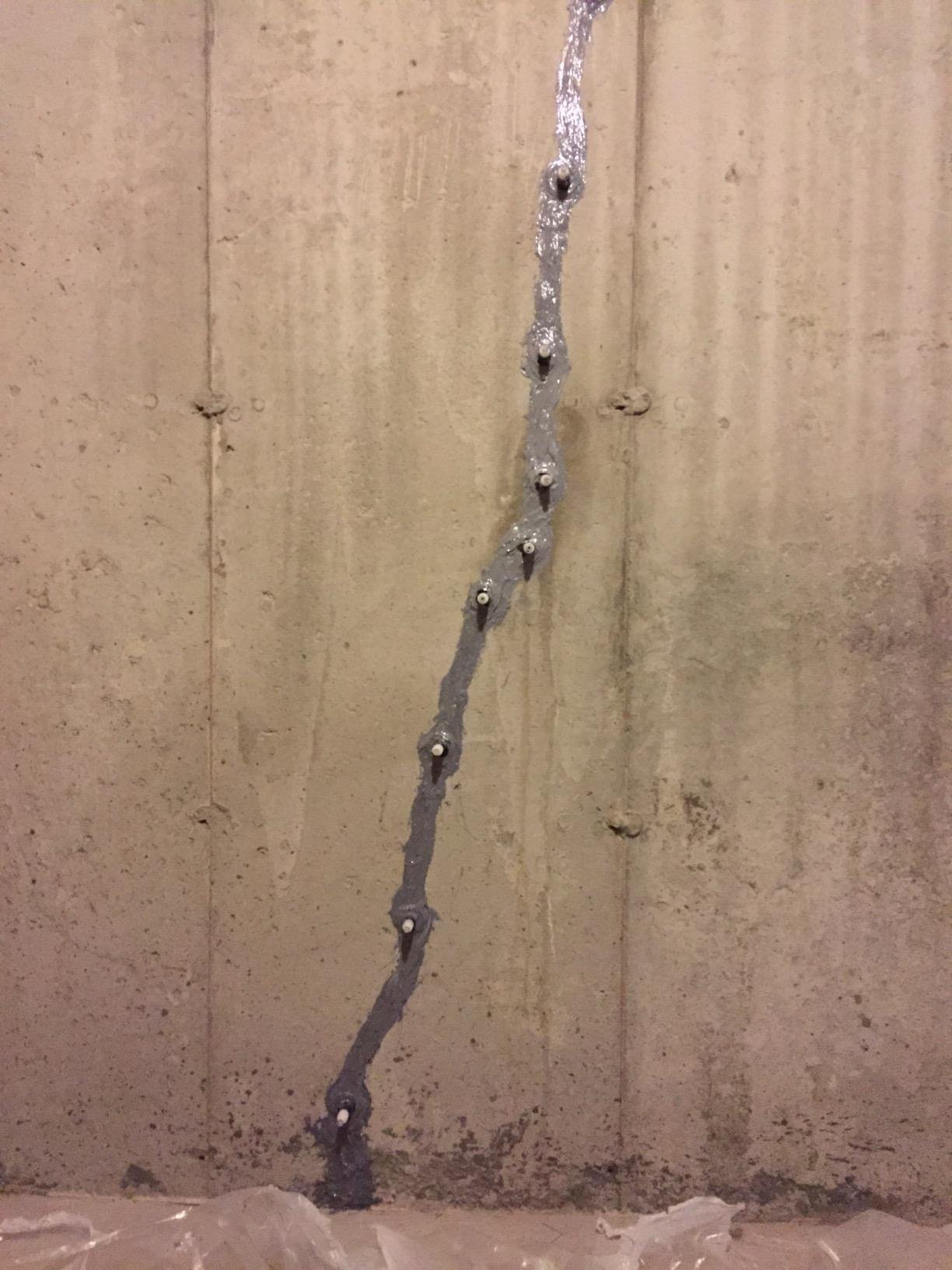 Simpson Strong-Tie CPFH09KT Crack-Pac Flex-H2O 9 oz. Polyurethane Crack Sealer Injection Kit (2 Cartridges) customer photo 1