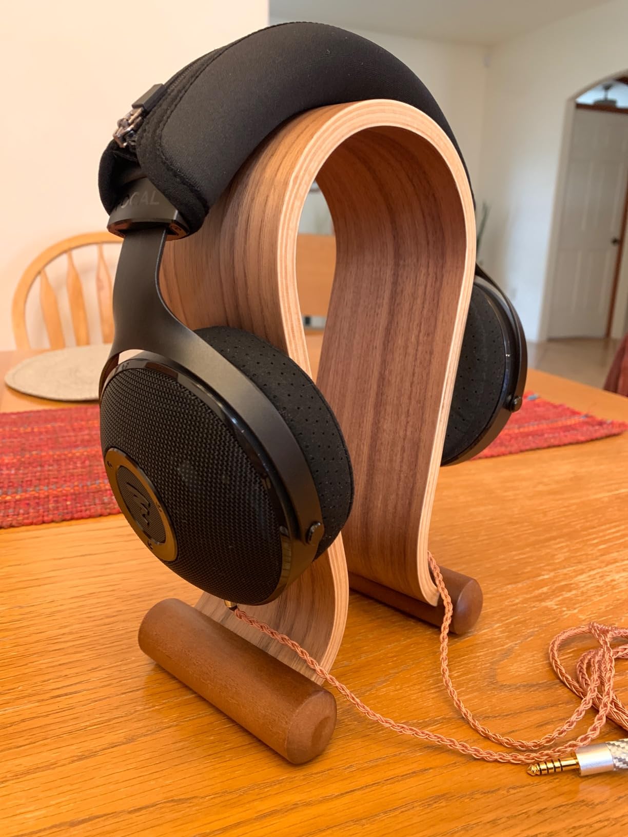 SAMDI Wood Headphone Stand, Headphone Holder Wood Headset Stand Compatible for Sony, Bose, Shure, Jabra, JBL, AKG Gaming Headphones Display et. customer photo 1
