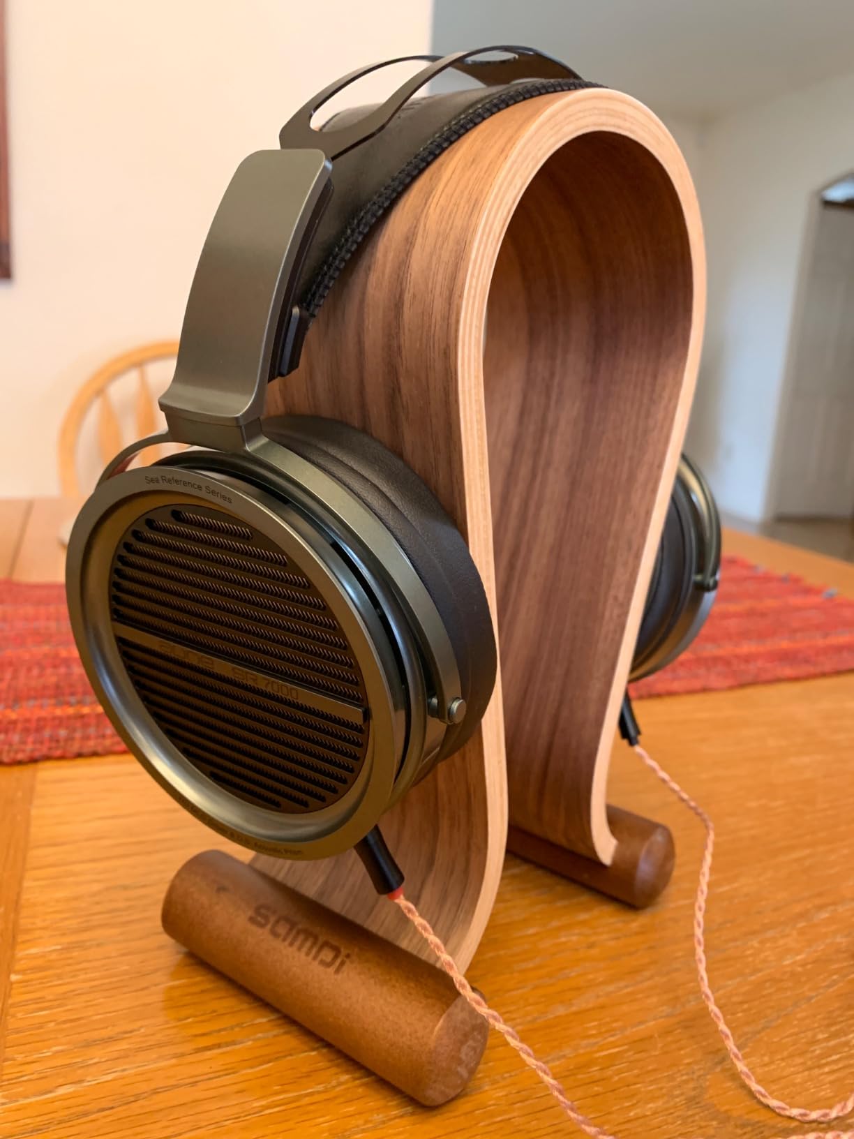 SAMDI Wood Headphone Stand, Headphone Holder Wood Headset Stand Compatible for Sony, Bose, Shure, Jabra, JBL, AKG Gaming Headphones Display et. customer photo 2