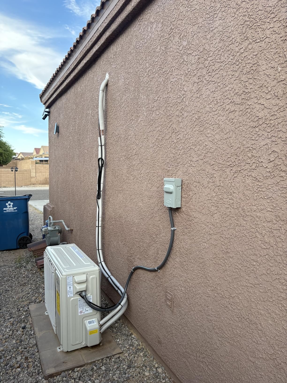 Senville LETO Series Mini Split Air Conditioner Heat Pump, 24000 BTU 208/230V, Inverter, Works with Alexa, SEER2 18, 2 Ton, White customer photo 2