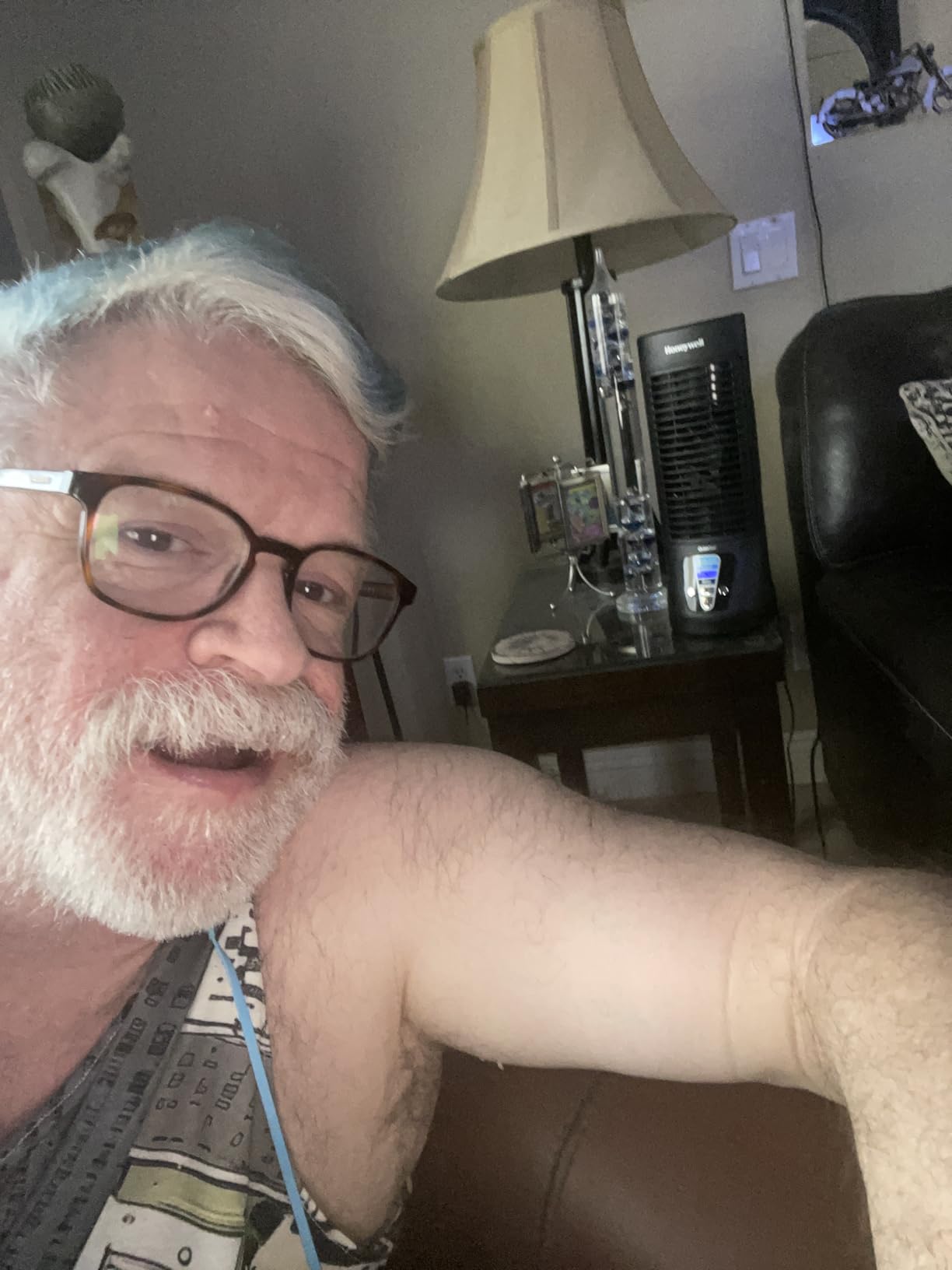 Honeywell HTF210B QuietSet Personal Table Fan, Black - Oscillating Personal Fan with Quiet Operation and 4 Levels of Power and Sound customer photo 2