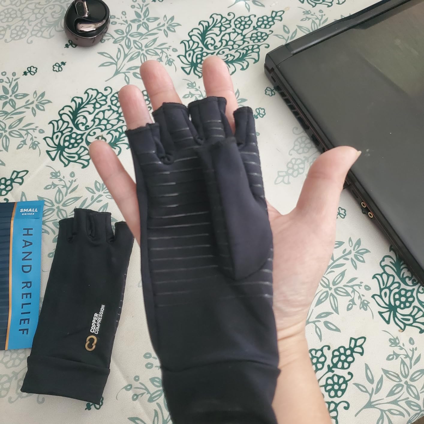 Copper Compression Arthritis Gloves | Fingerless Arthritis Carpal Tunnel Pain Relief Gloves For Men & Women | Hand Support Wrist Brace For Rheumatoid, Tendonitis, Swelling, Crocheting, Typing (M) customer photo 1