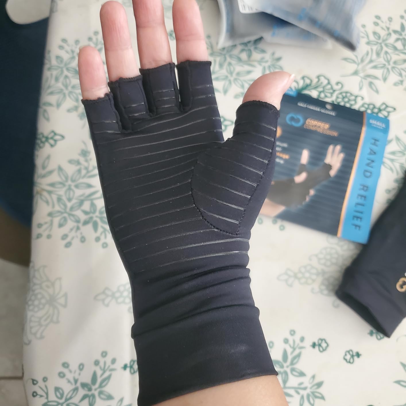 Copper Compression Arthritis Gloves | Fingerless Arthritis Carpal Tunnel Pain Relief Gloves For Men & Women | Hand Support Wrist Brace For Rheumatoid, Tendonitis, Swelling, Crocheting, Typing (M) customer photo 2