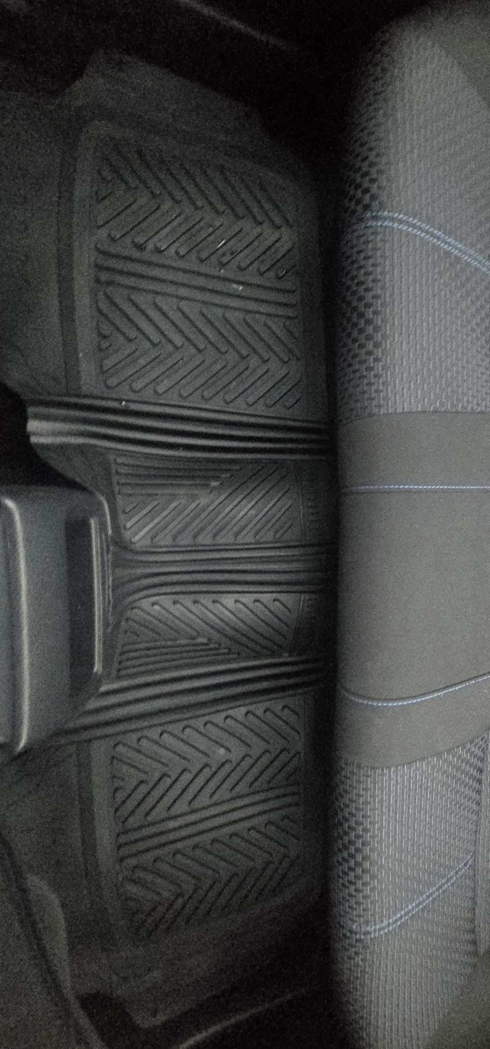 Motor Trend FlexTough Performance All Weather Rubber Car Floor Mats - 3 Piece Floor Mats Automotive Liners for Cars Truck SUV, Heavy-Duty Waterproof (Black) customer photo 2