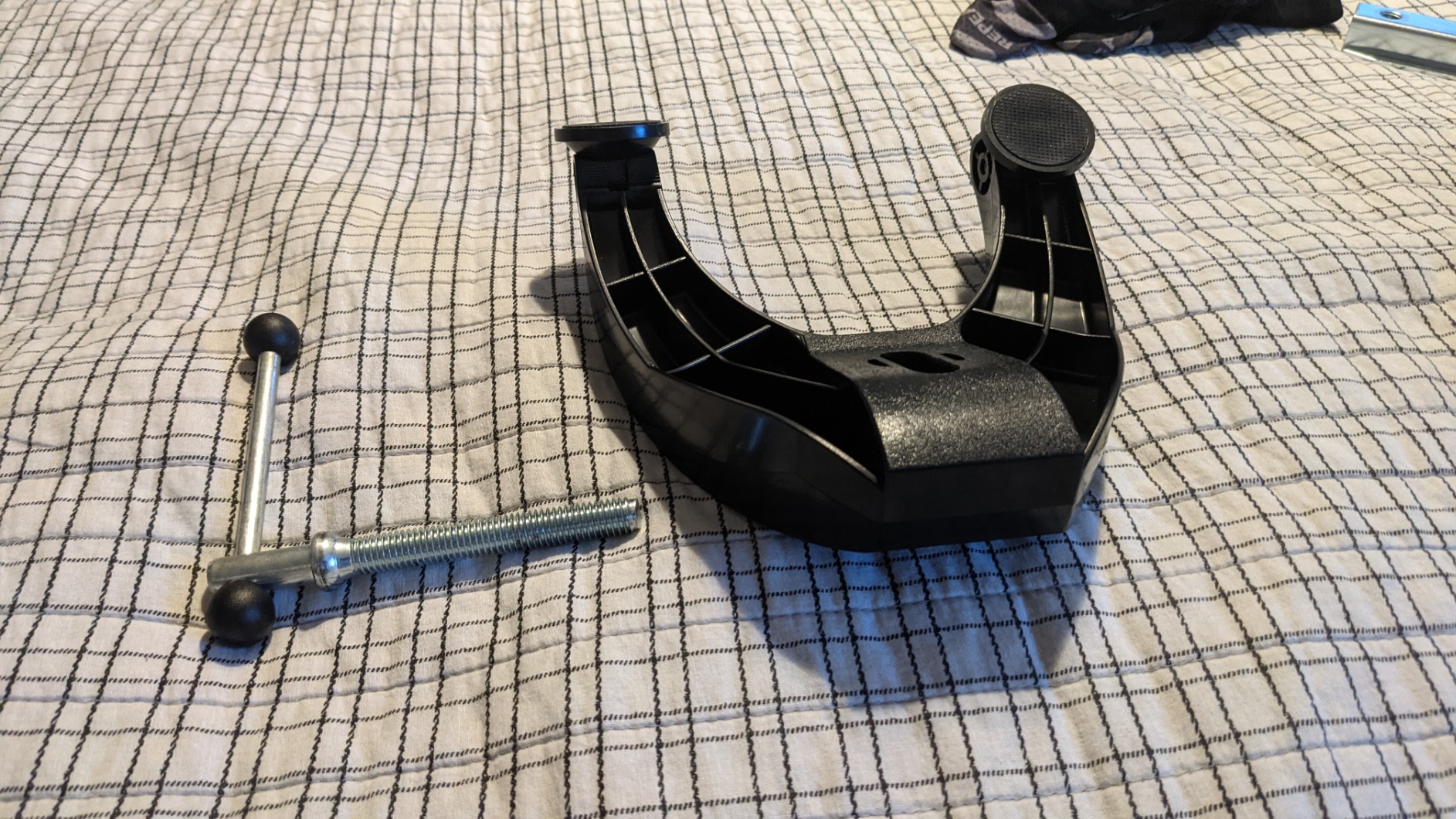 Thrustmaster T300 Force Feedback Ferrari Integral RW Alcantara Edition Racing Wheel (compatible w/ PS5, PS5 Pro, PS4 & PC) customer photo 1