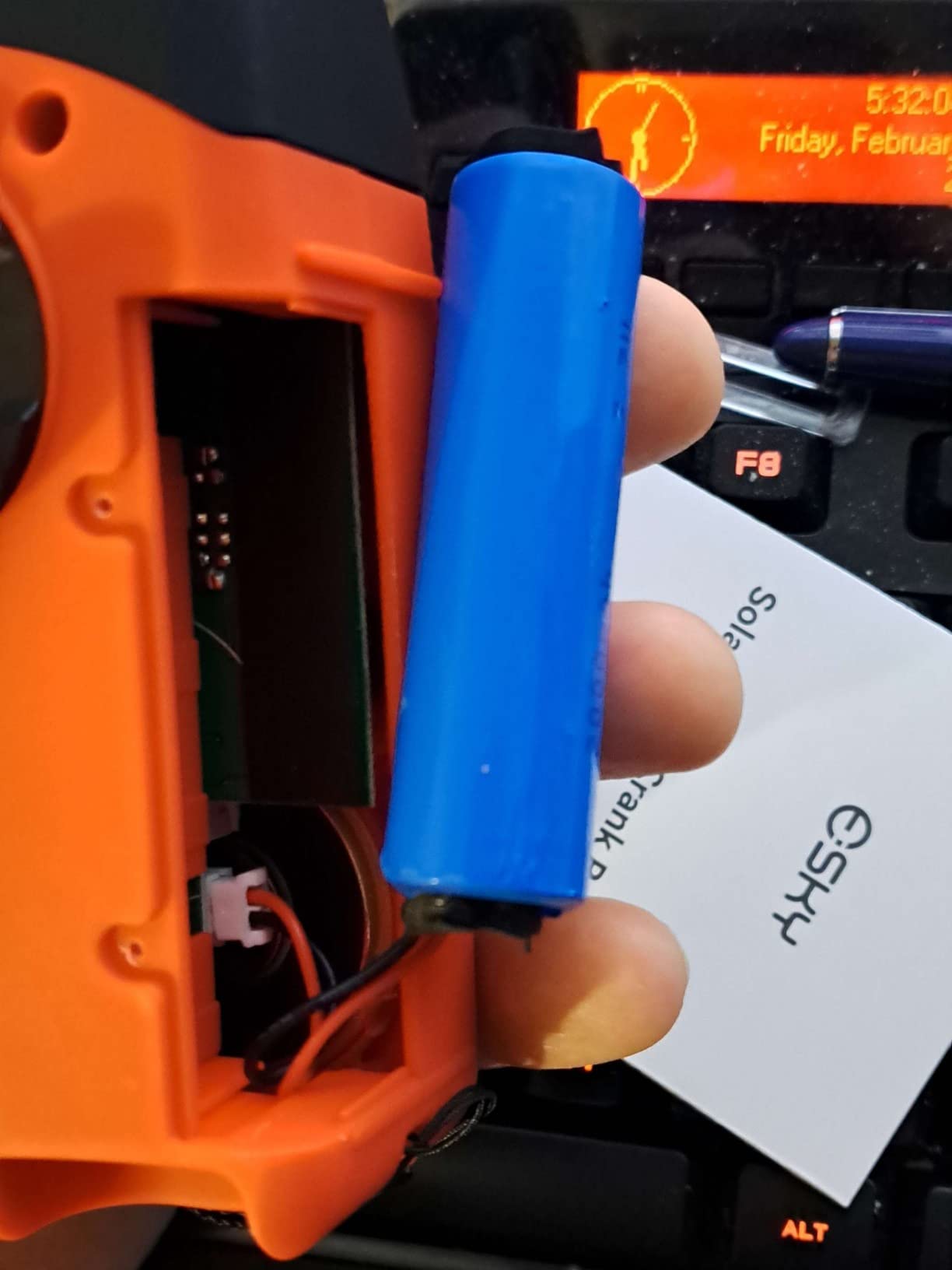 Esky Emergency Hand Crank Radio 7400mWh with 3 LED Flashlight, AM/FM/NOAA Portable Weather Radio with Rechargeable 2000mAh Battery, Solar Powered Radio for Indoor Outdoor Survival Camping, SOS Alarm customer photo 1