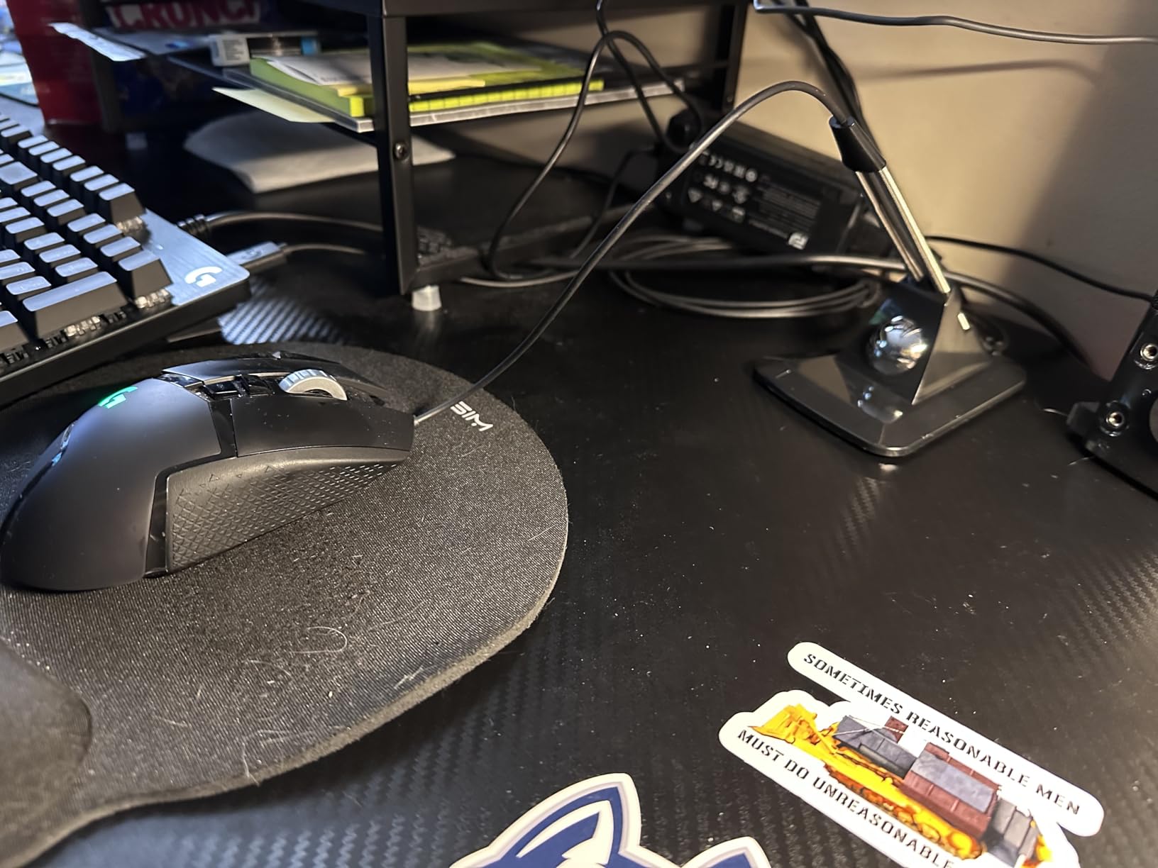 AOZCBOR Flexible Mouse Bungee Mouse Cord Management Fixer Holder (Black) customer photo 1