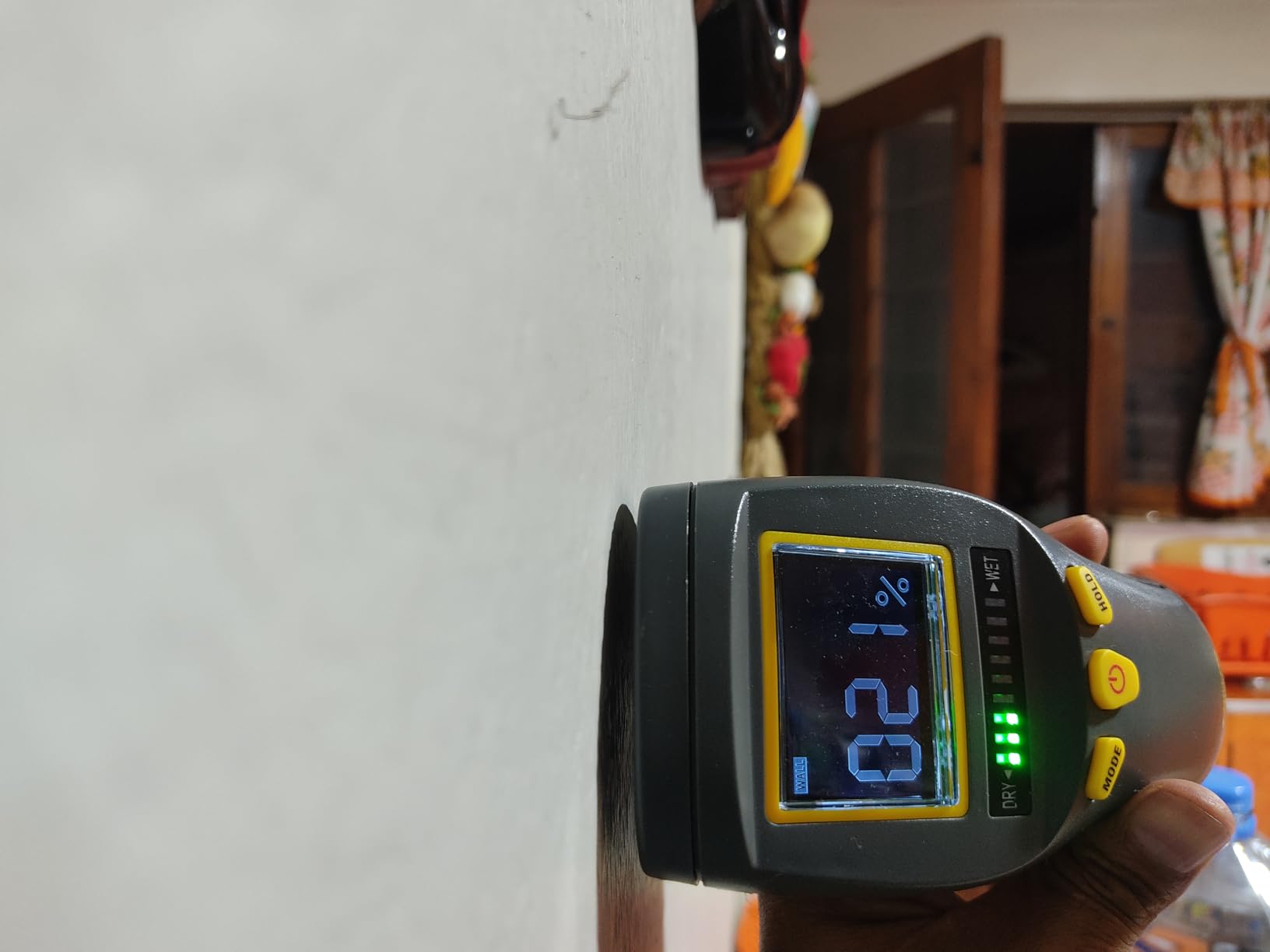 General Tools LCD Moisture Meter #MM8 - Leak and Humidity Detector - Pinless and Non-Invasive customer photo 2