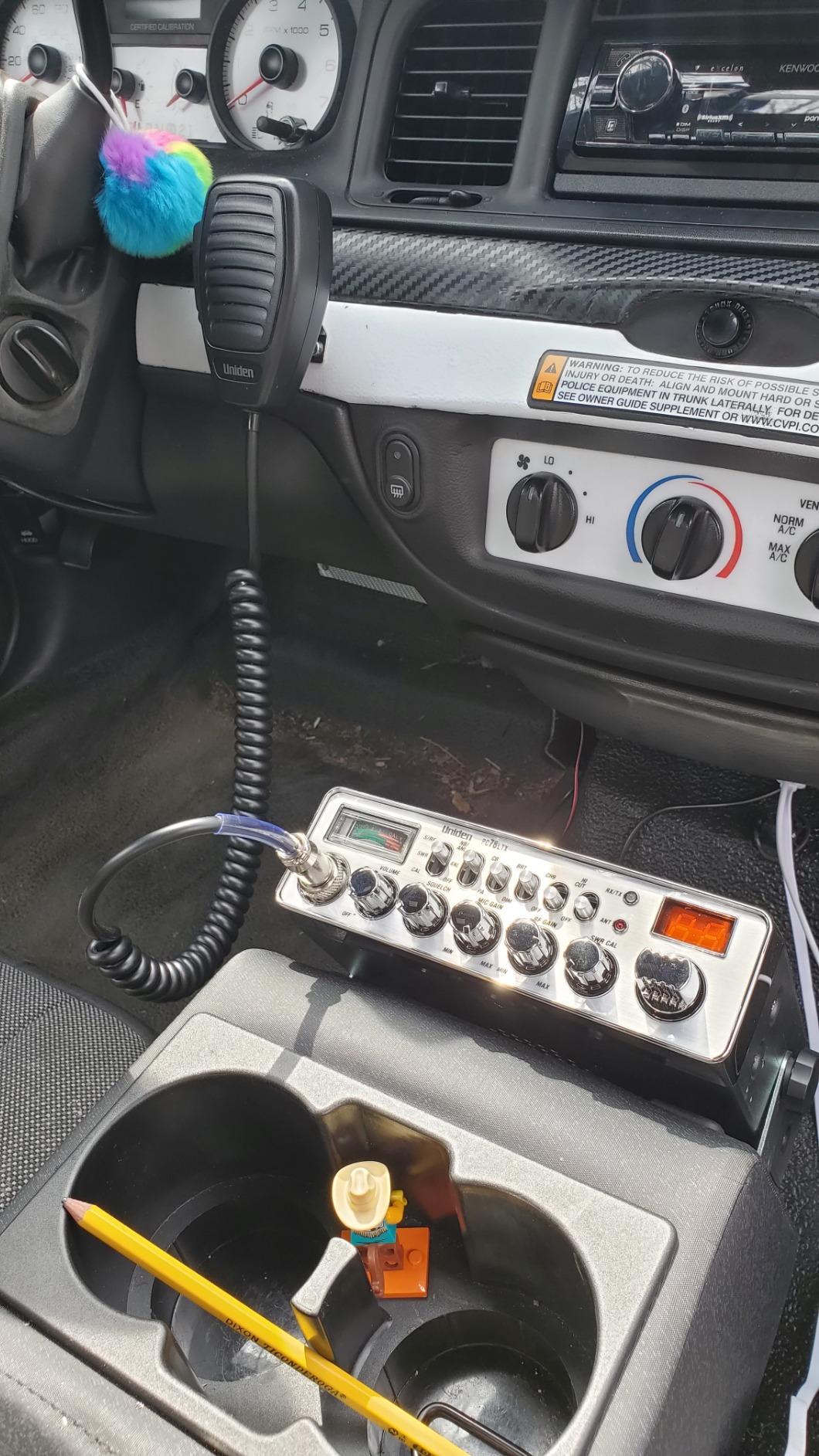 Uniden PC78LTX 40-Channel Trucker's CB Radio with Integrated SWR Meter, PA Function, Hi Cut, Mic/RF Gain, and Instant Channel 9,Silver customer photo 2